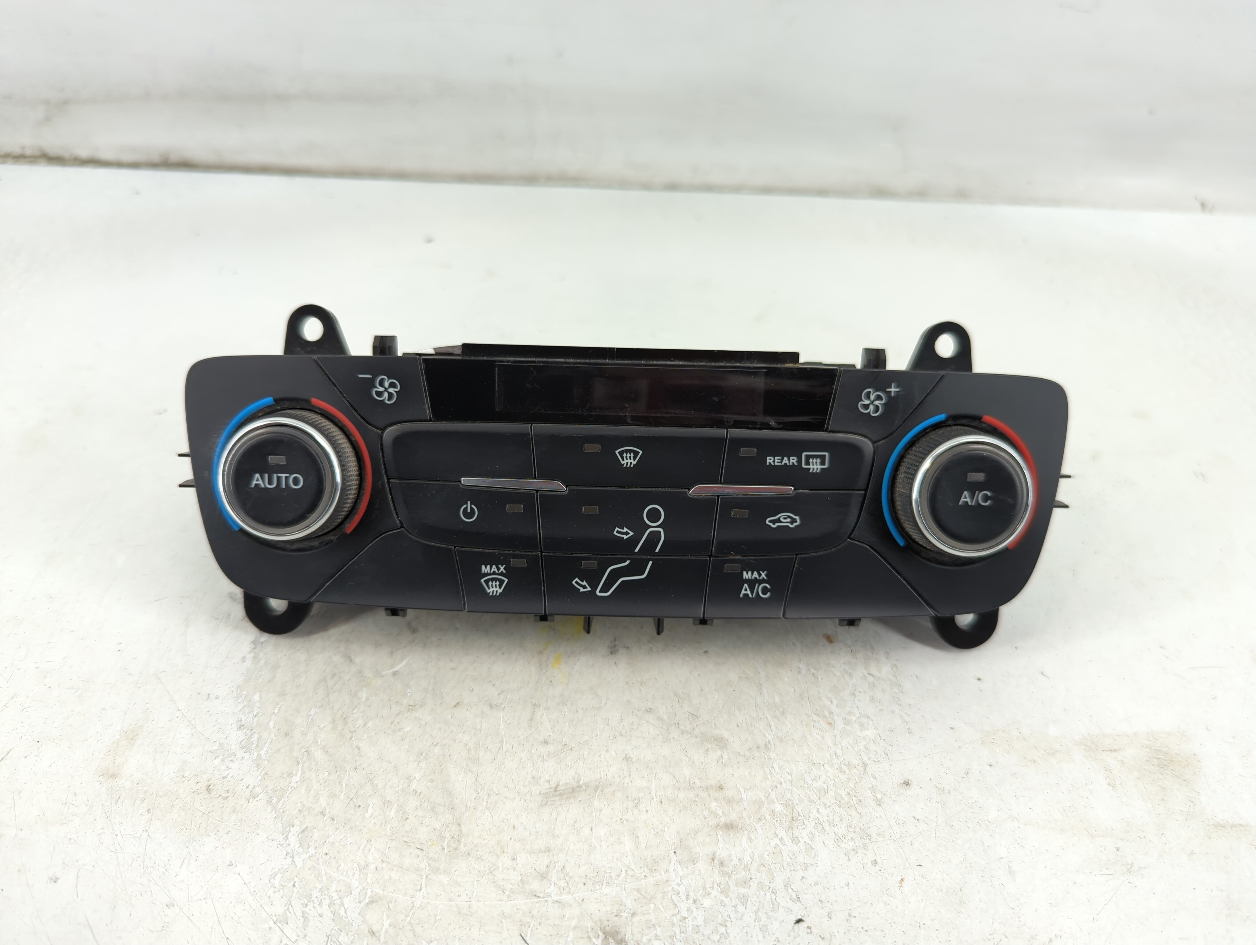 2017-2019 Ford Escape Ac Heater Climate Control Gj5t-18c612-ea 913093 - Oemusedautoparts1.com