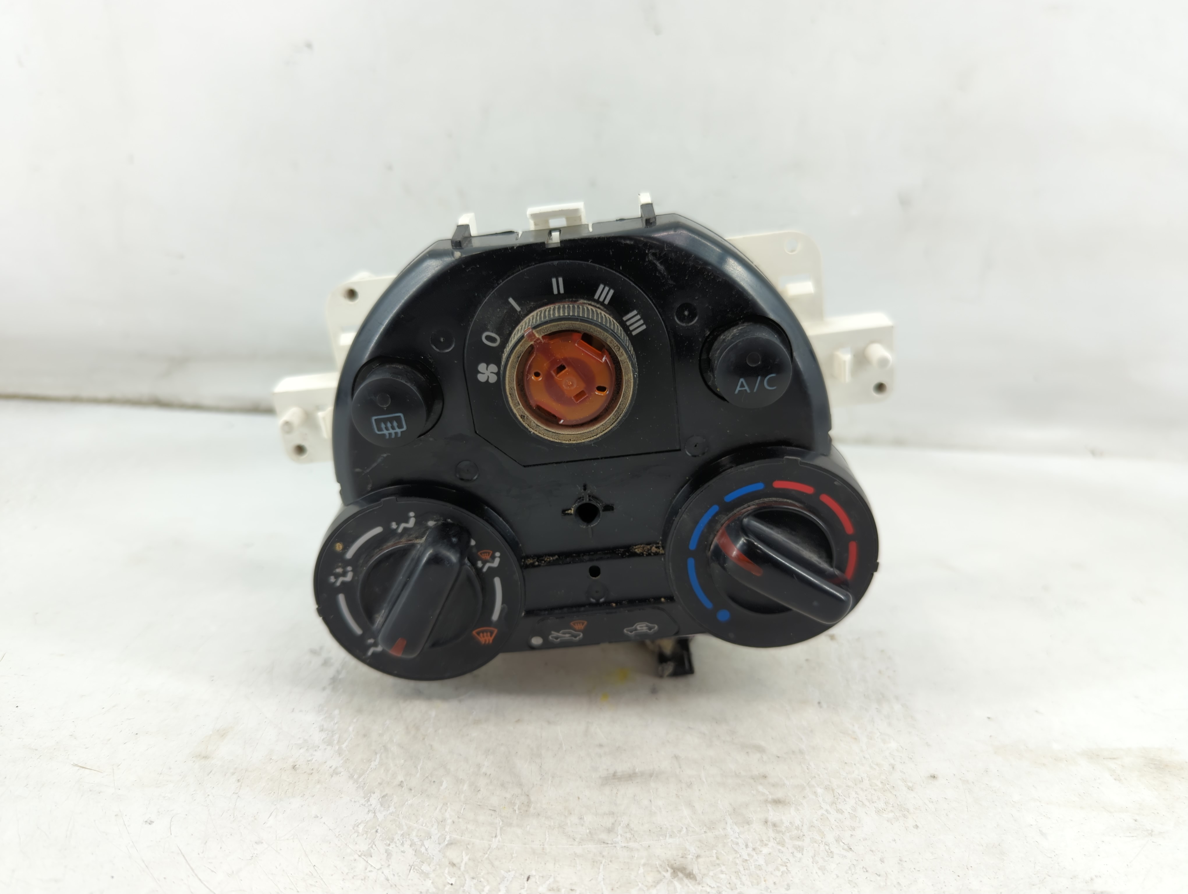 Picture of 2015-2018 Nissan Versa Ac Heater Climate Control 913125