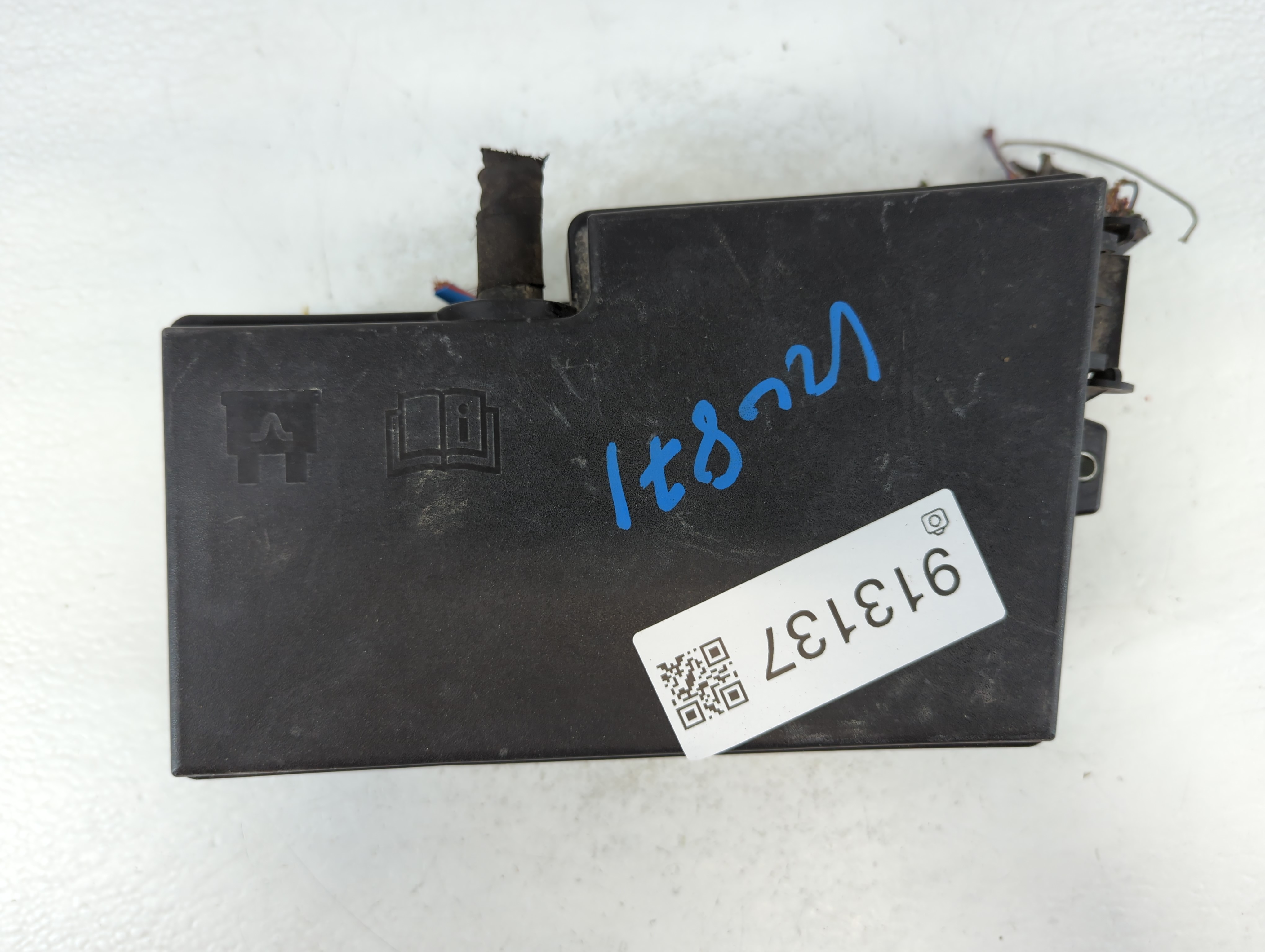 Picture of 2013-2016 Ford Escape Fusebox Fuse Box Relay Module Av6t-14a067-ad 913137