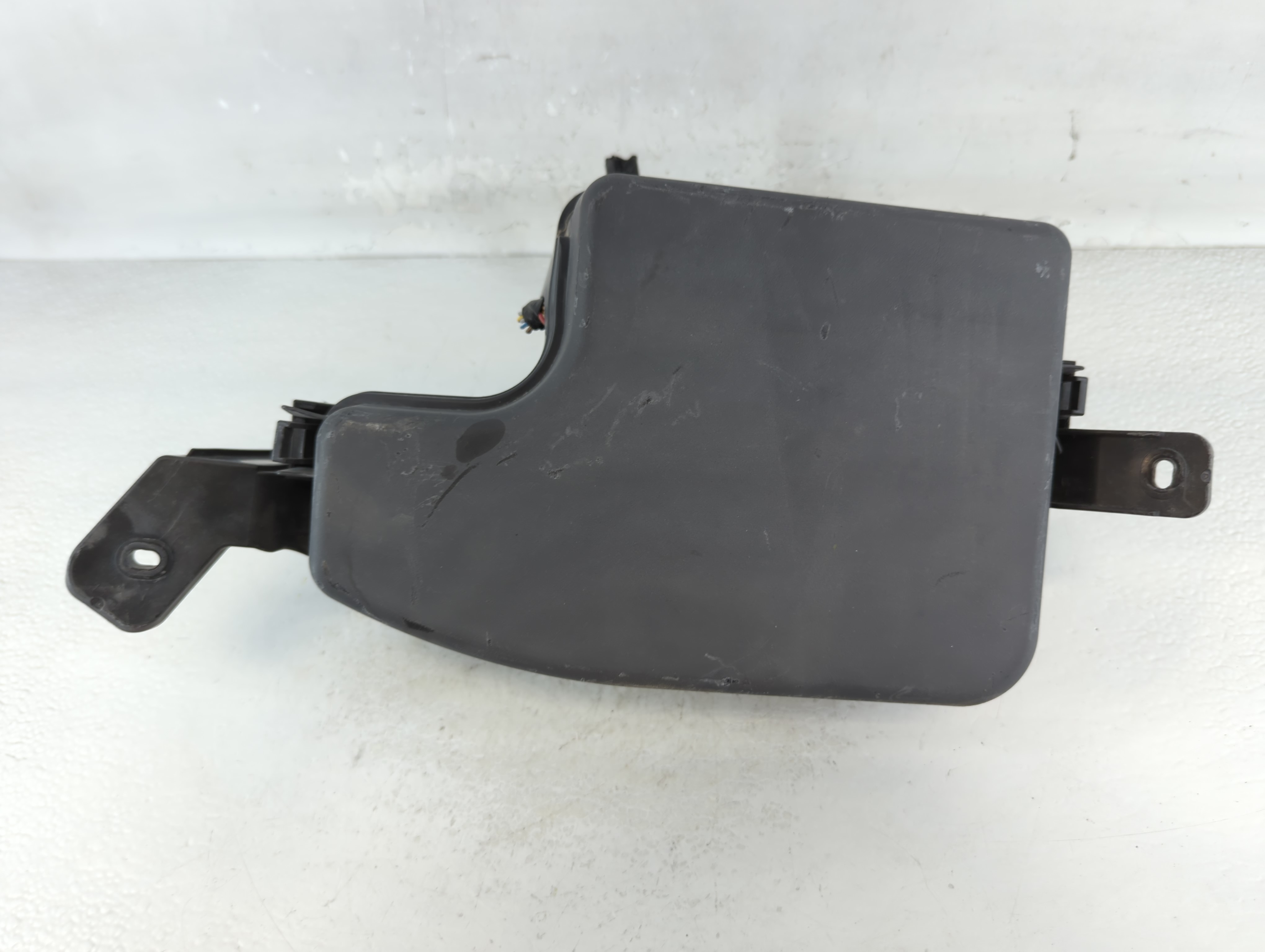 Picture of 2014-2016 Mazda 3 Fusebox Fuse Box Relay Module Kd45-675x0 C 913199