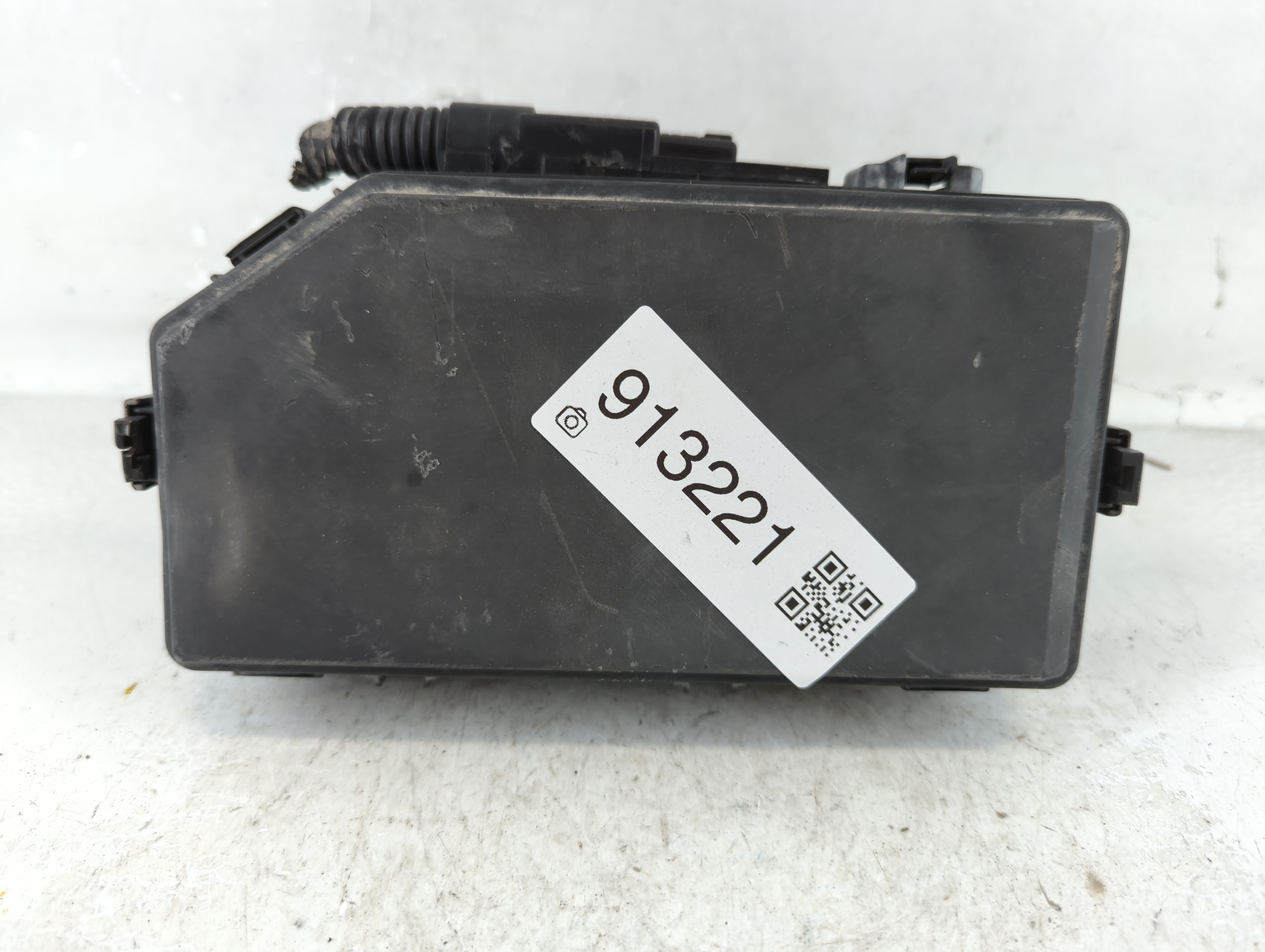 Picture of 2017-2019 Honda Ridgeline Fusebox Fuse Box Relay Module T6z A010 Ao 913221