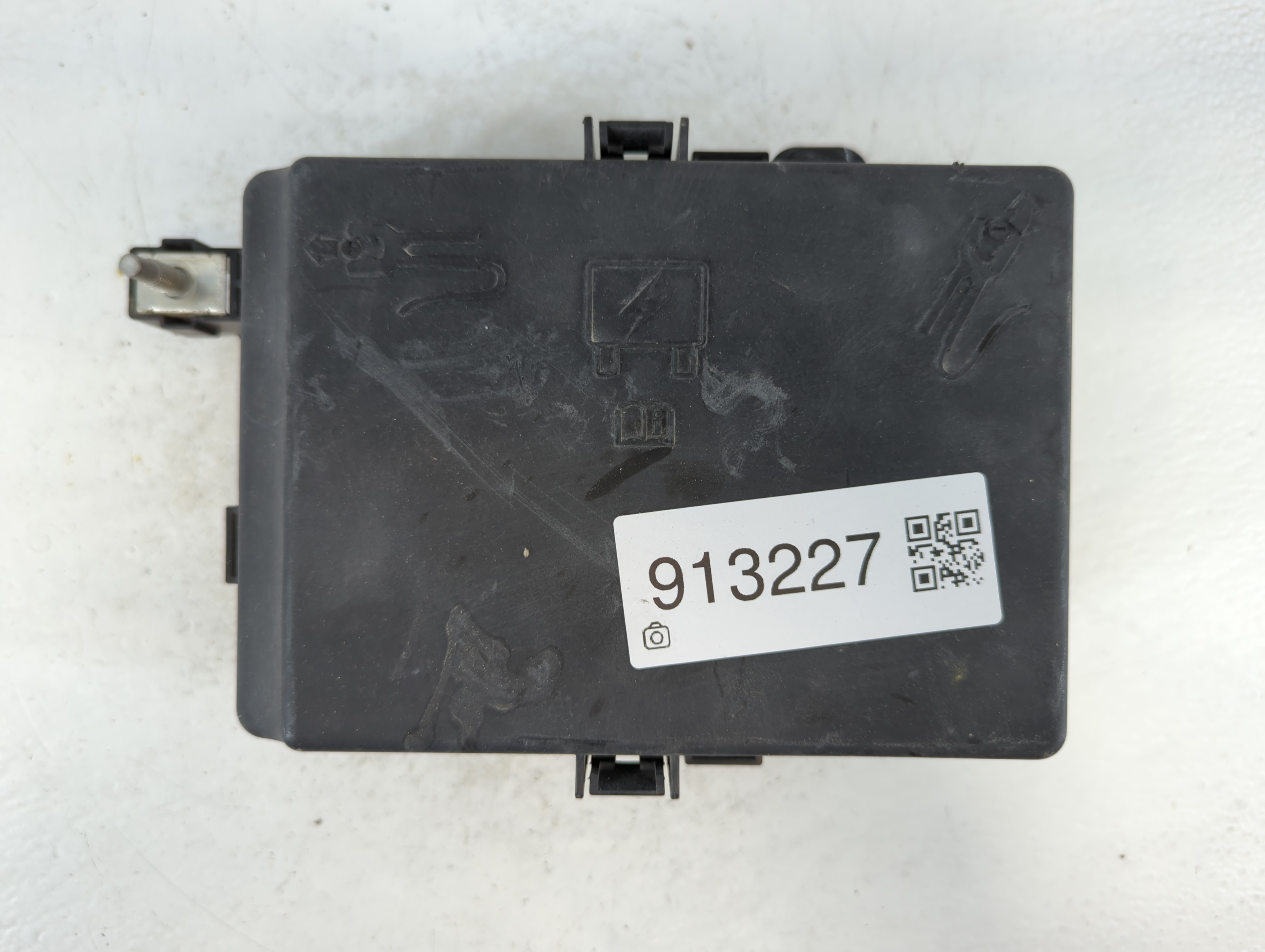 Picture of 2015-2016 Dodge Charger Fusebox Fuse Box Relay Module P68274127ad 913227