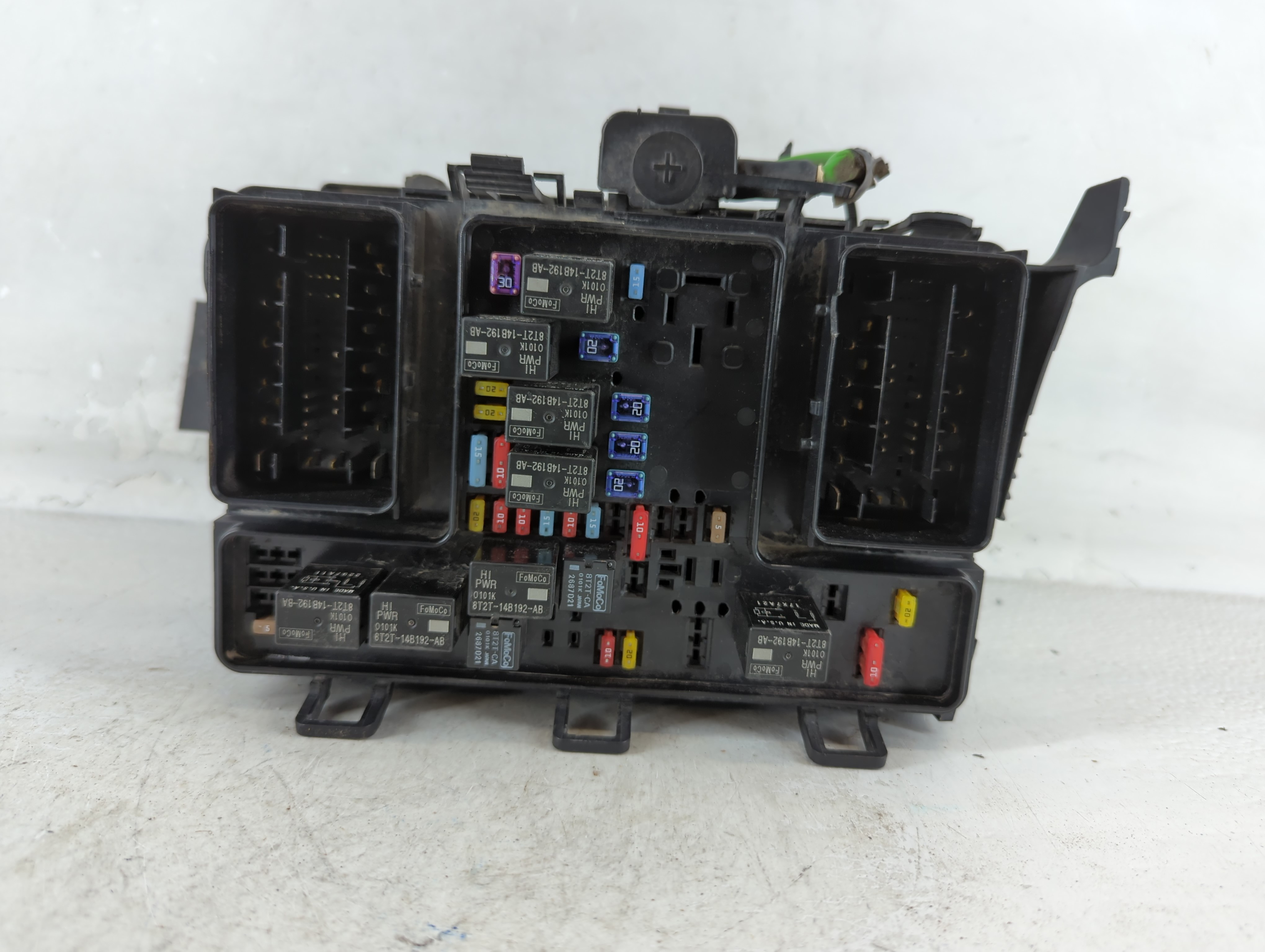 2017-2020 Ford Fusion Fusebox Fuse Box Relay Module Hg9t14d068bc 913229 - Oemusedautoparts1.com