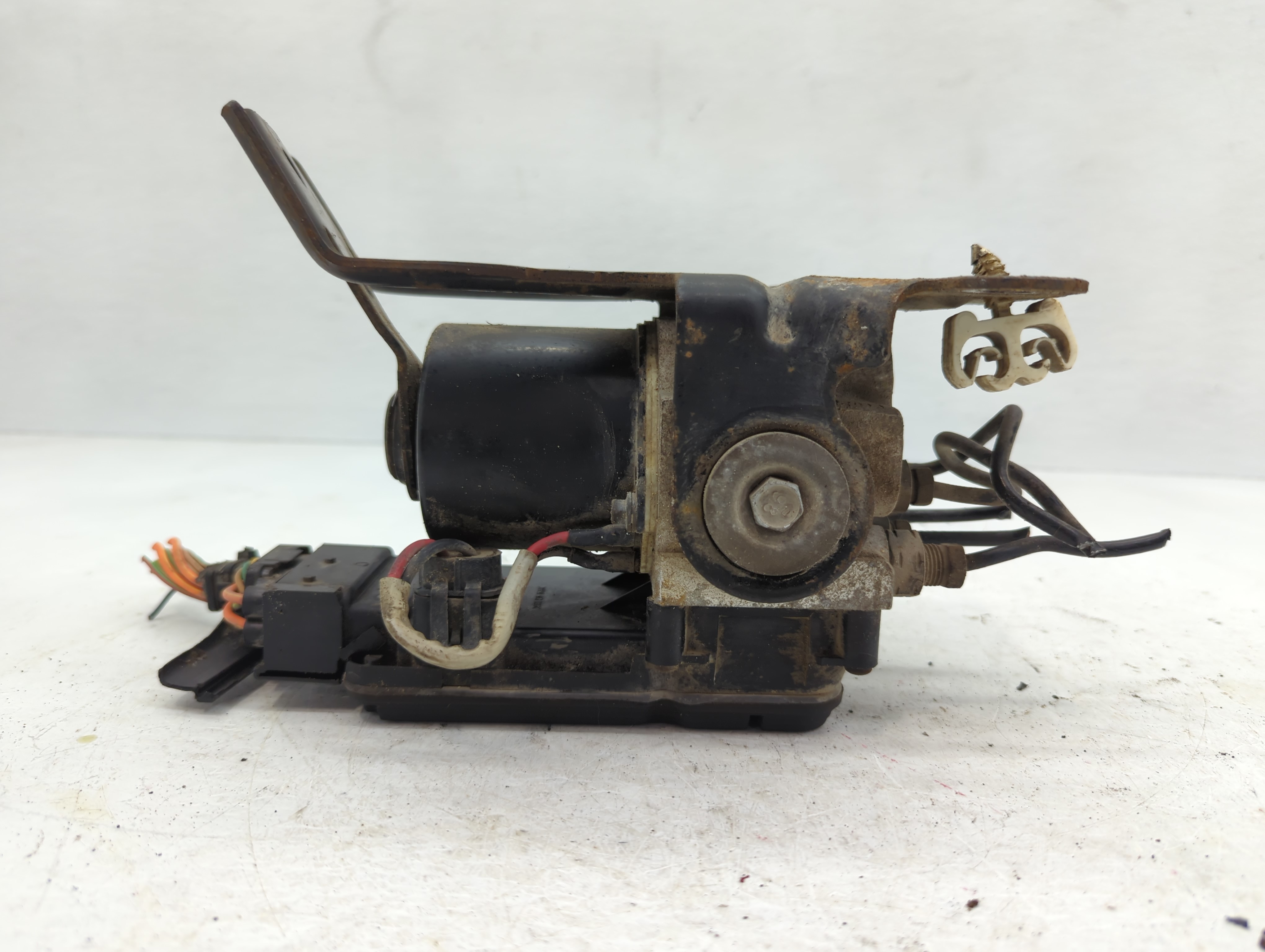 1999-2001 Ford F-150 Abs Pump Control Module 913257 - Oemusedautoparts1.com