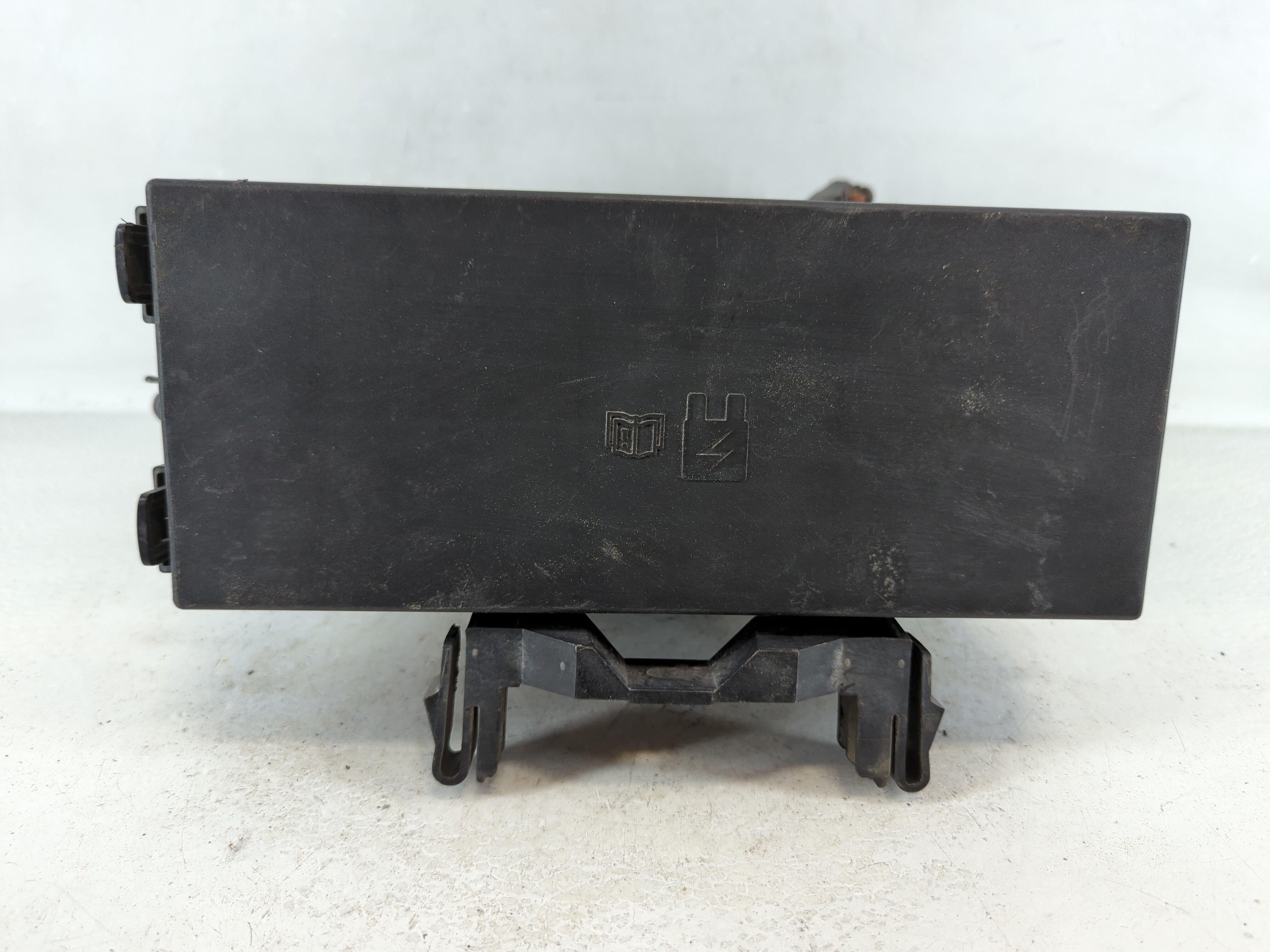 Picture of 2013-2017 Volkswagen Cc Fusebox Fuse Box Relay Module Ct4t-14290-lf 913268