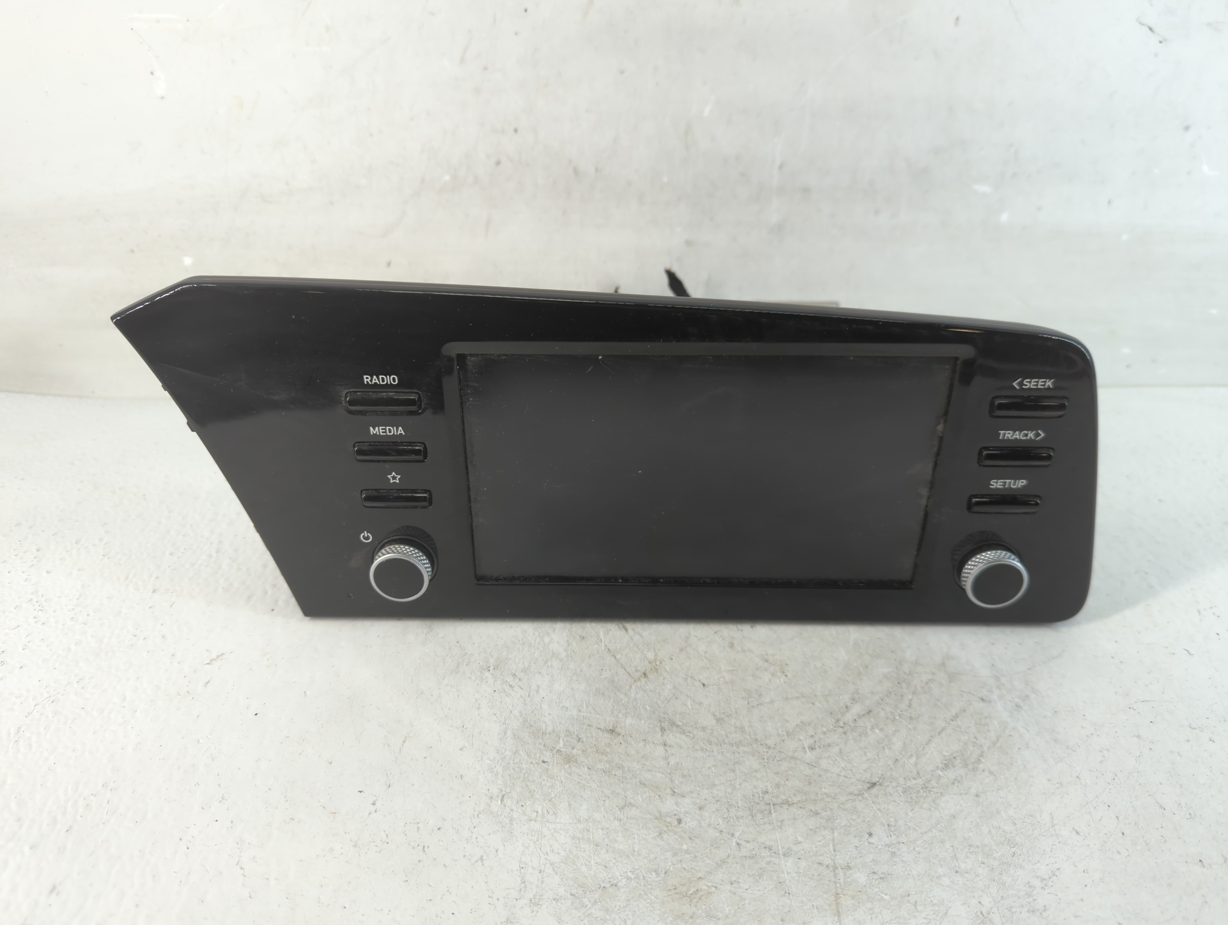 Picture of 2021-2022 Hyundai Elantra Am Fm Cd Player Radio Receiver 913304