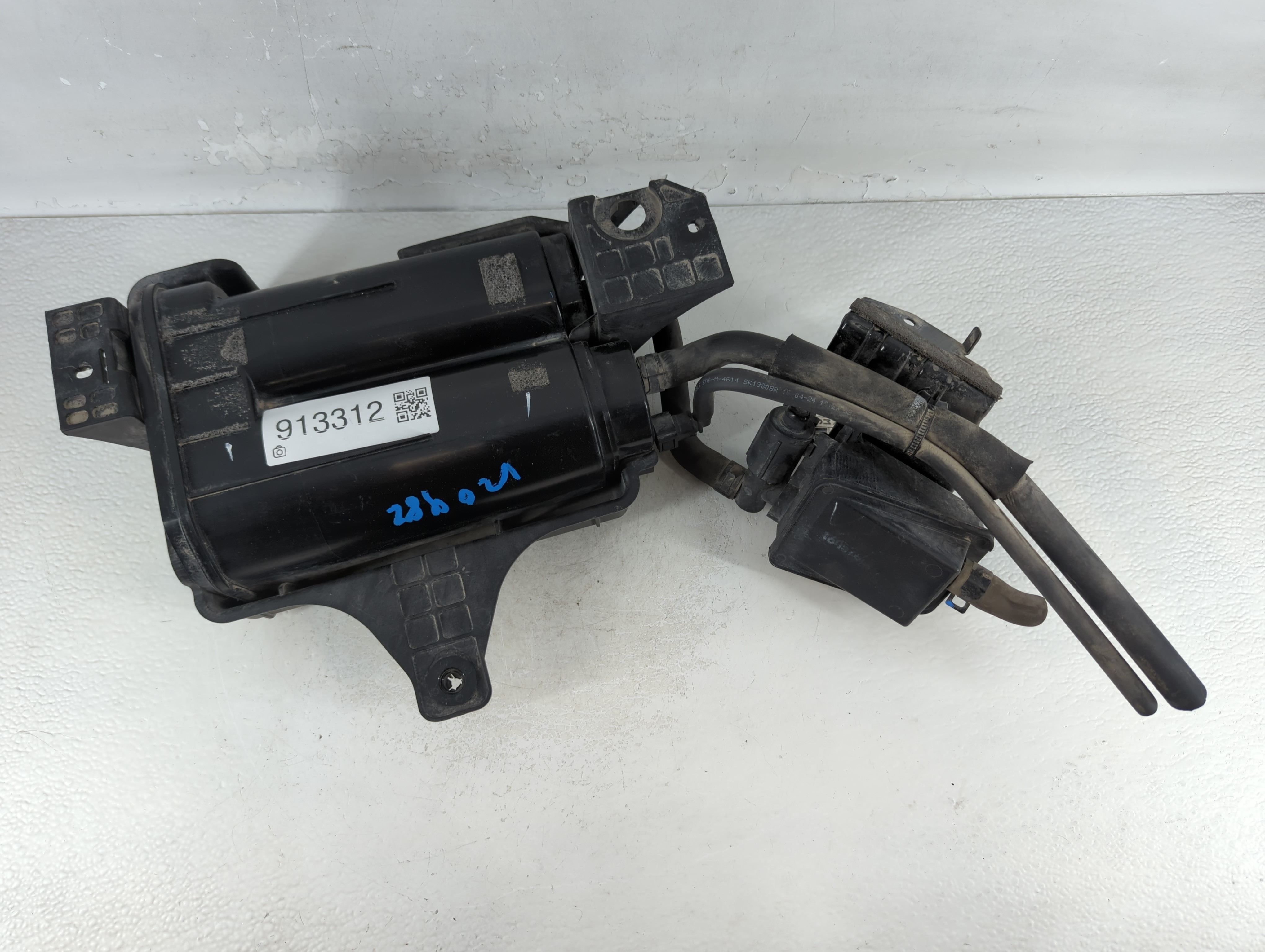 2016 Kia Soul Fuel Vapor Charcoal Canister 913312 - Oemusedautoparts1.com