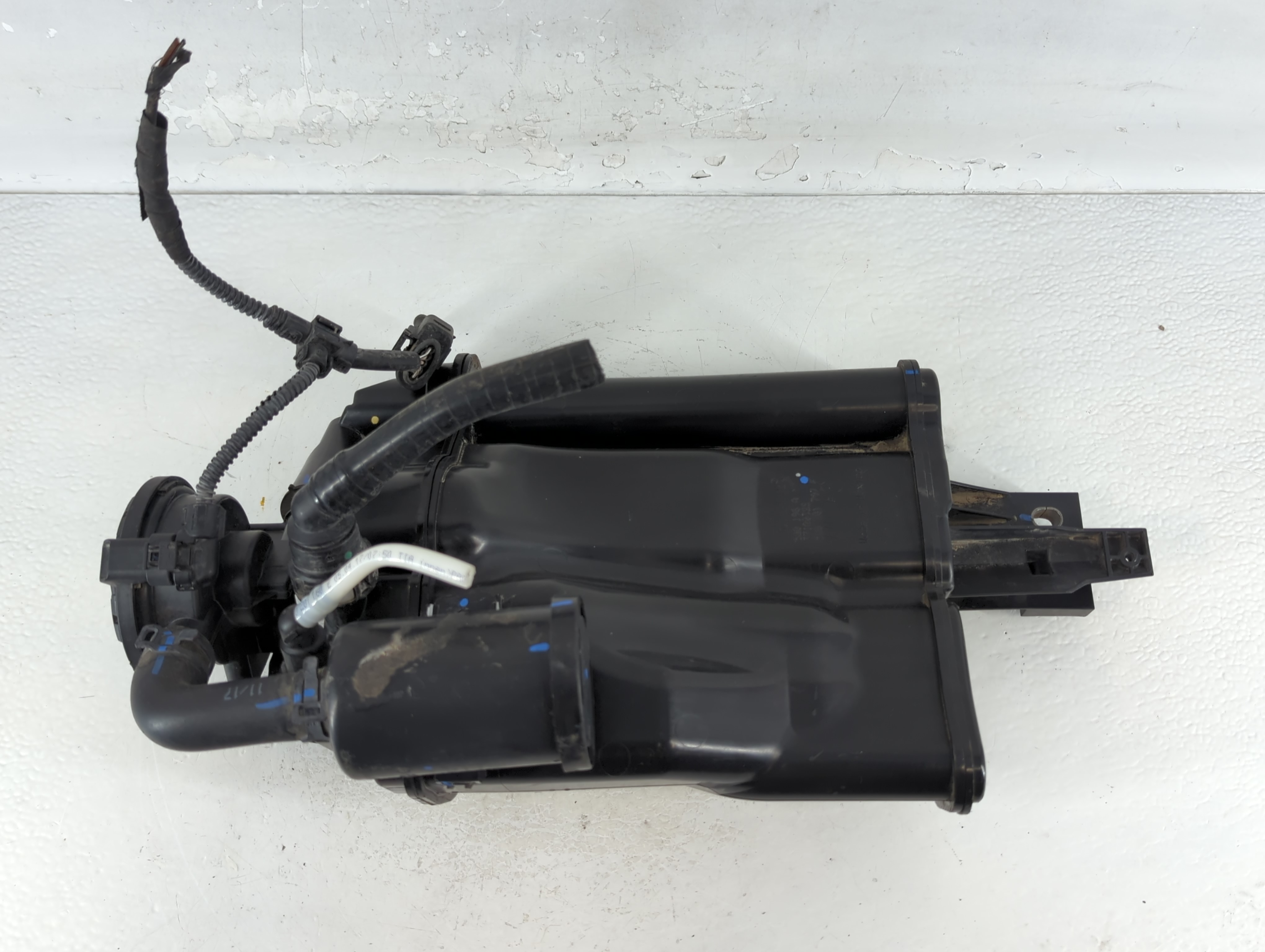 2018 Volkswagen Golf Fuel Vapor Charcoal Canister 913337 - Oemusedautoparts1.com