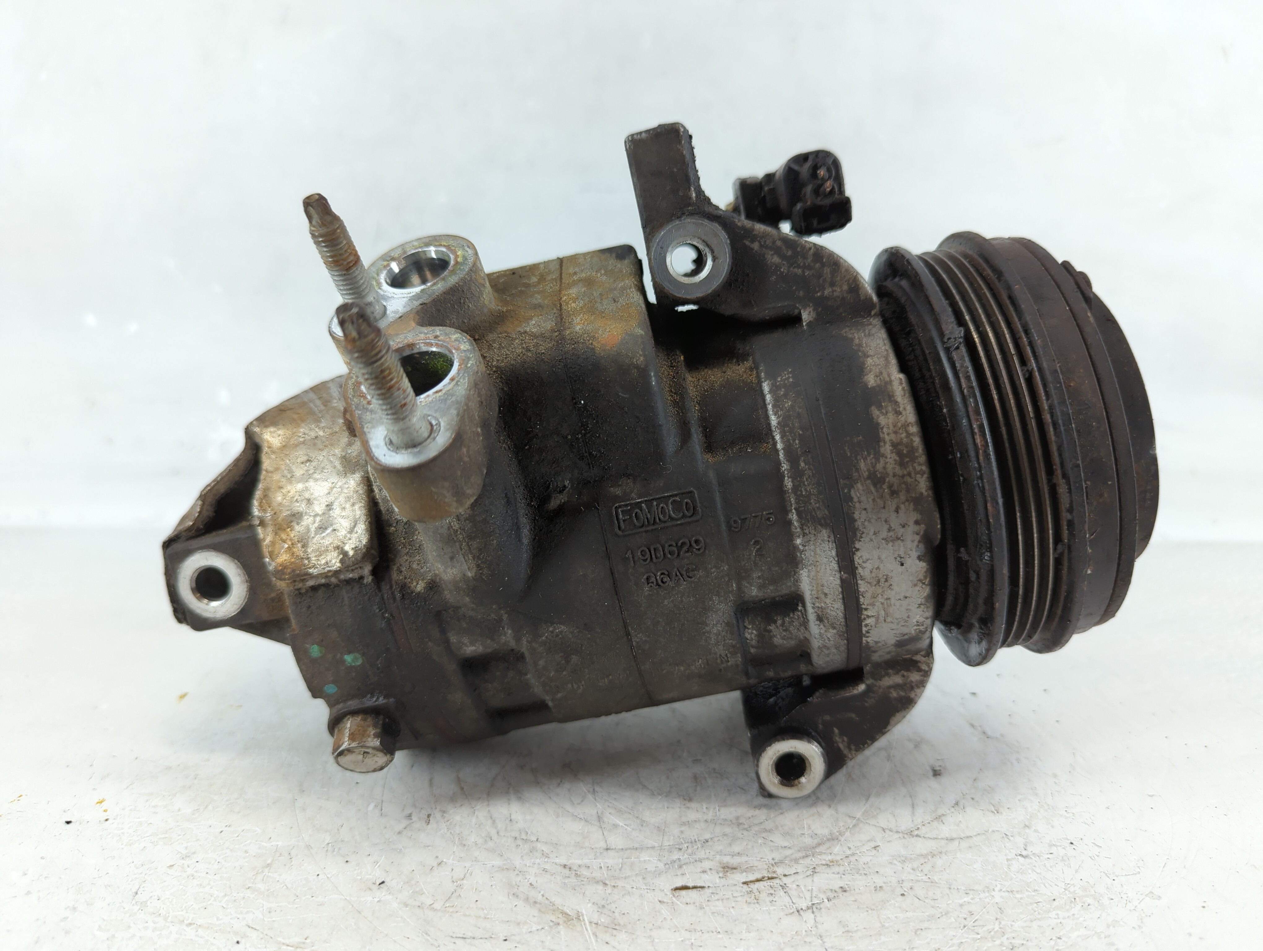 2011-2014 Ford F-150 Air Conditioning A/c Ac Compressor Oem 913582 - Oemusedautoparts1.com