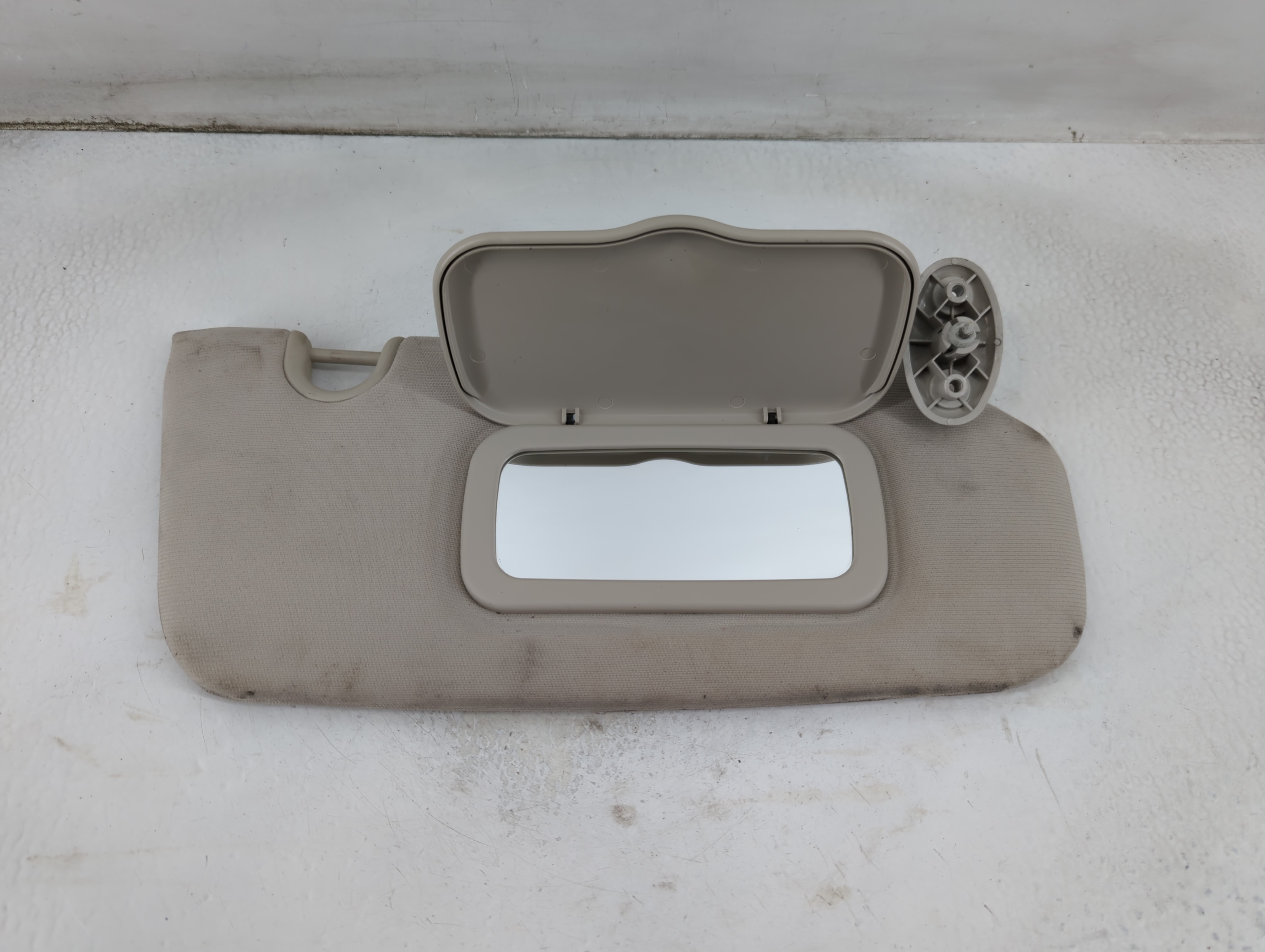 2010-2017 Jeep Patriot Passenger Sun Visor Mirror Right Sunvisor Grey 913587 - Oemusedautoparts1.com