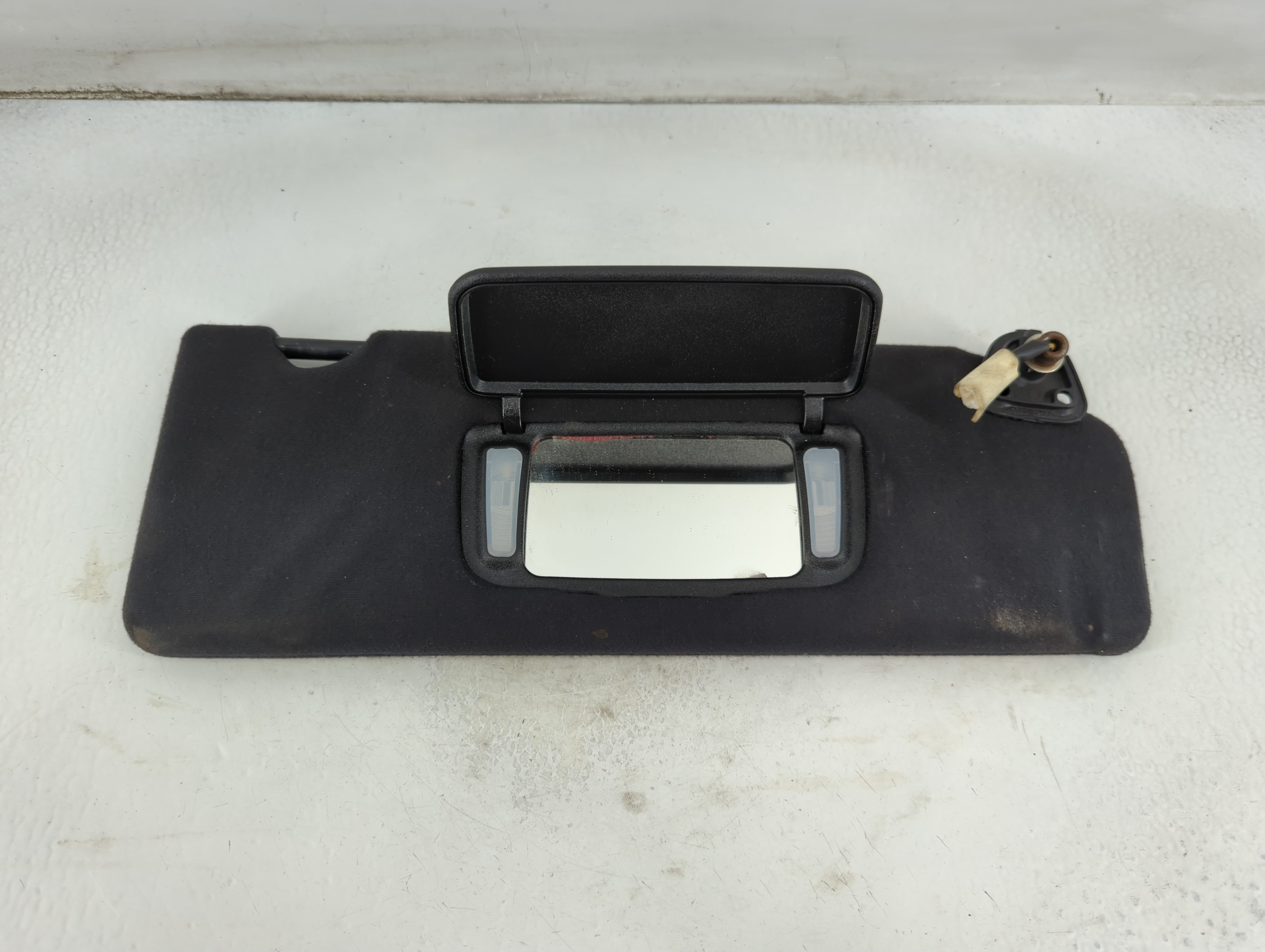 Picture of 2006-2008 Toyota Solara Passenger Sun Visor Mirror Right Sunvisor Black 913605