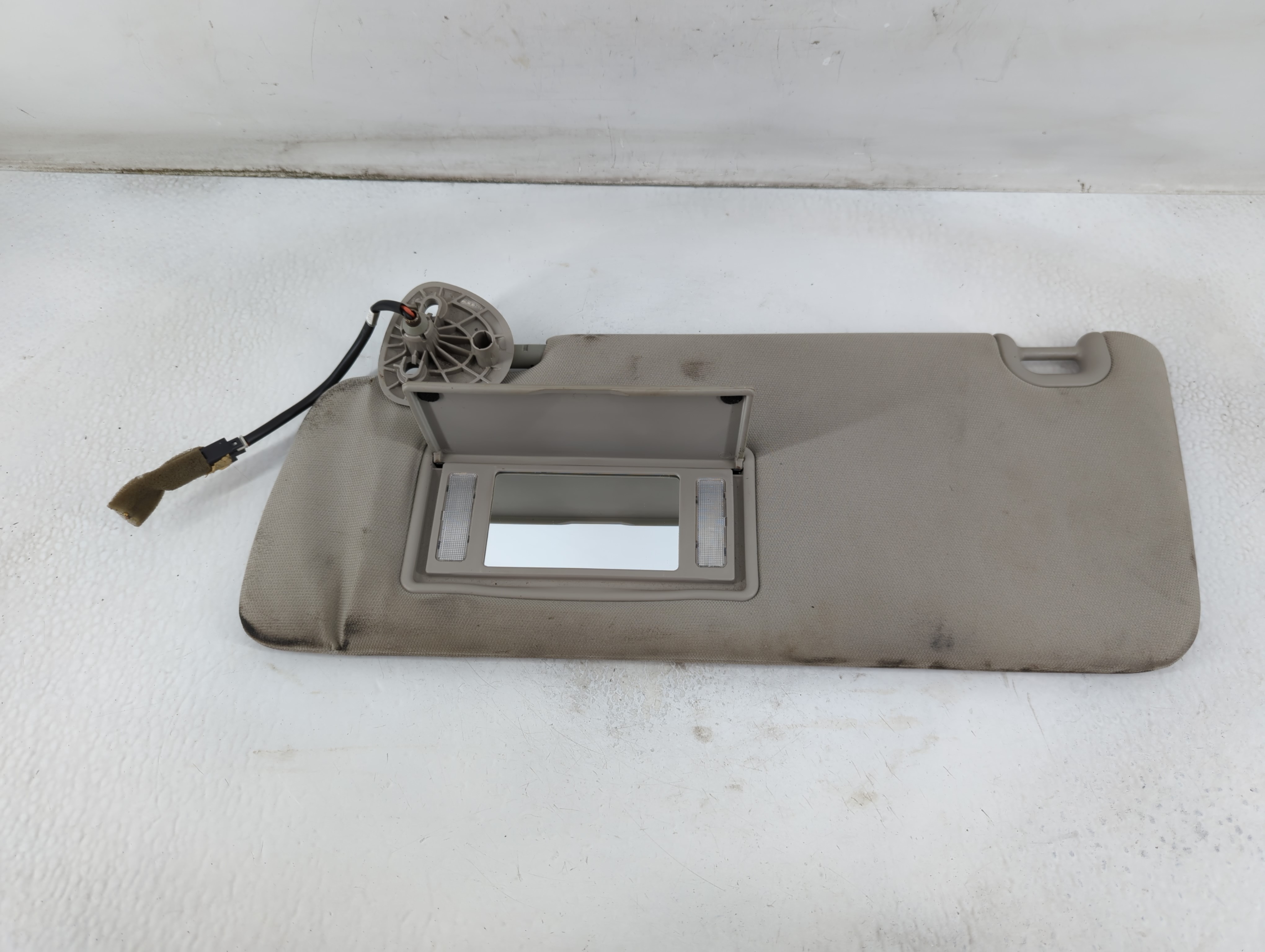 Picture of Dodge Ram 1500 Passenger Sun Visor Mirror Right Sunvisor Grey 913608