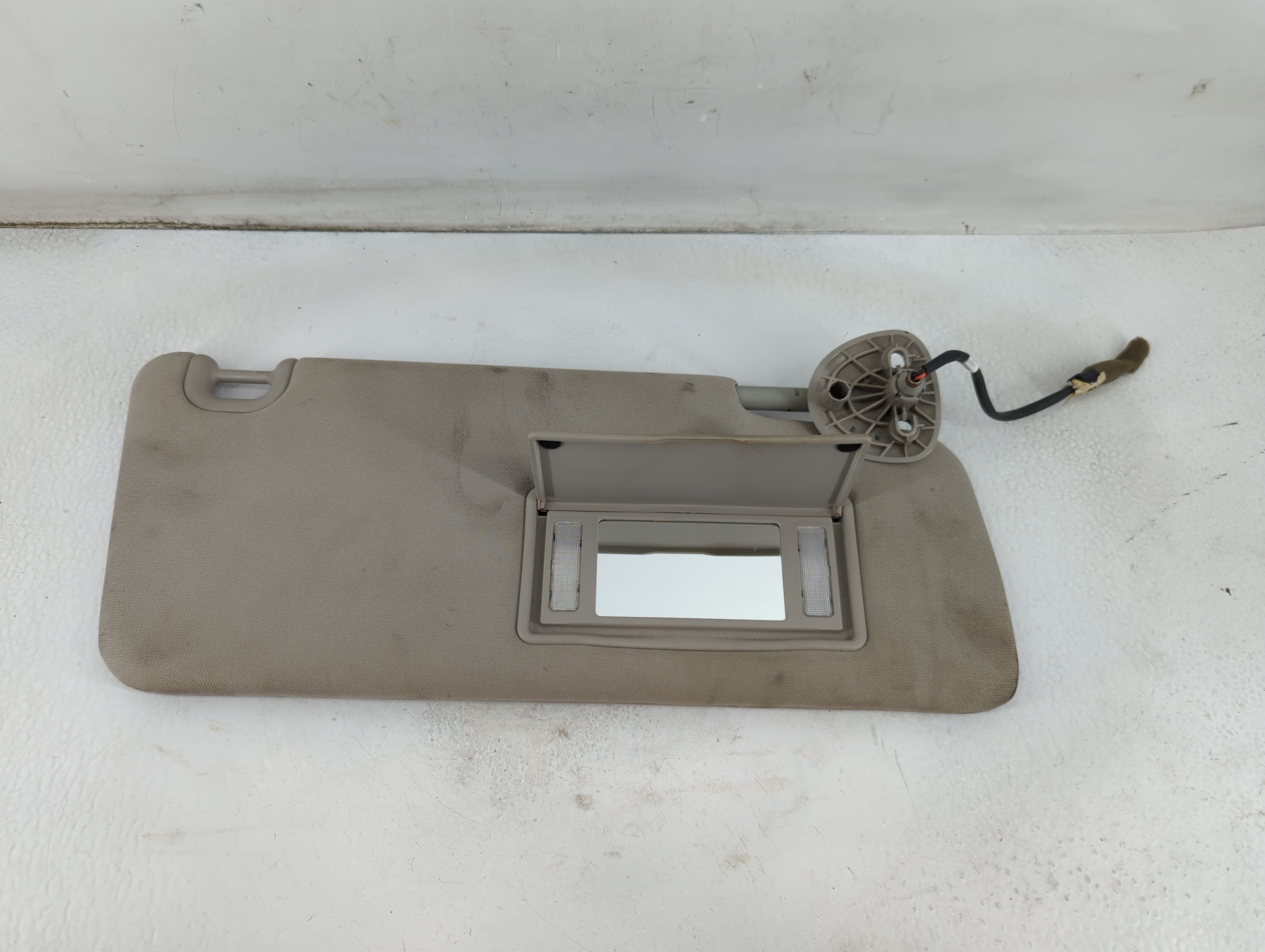Picture of Dodge Ram 1500 Passenger Sun Visor Mirror Right Sunvisor Grey 913609