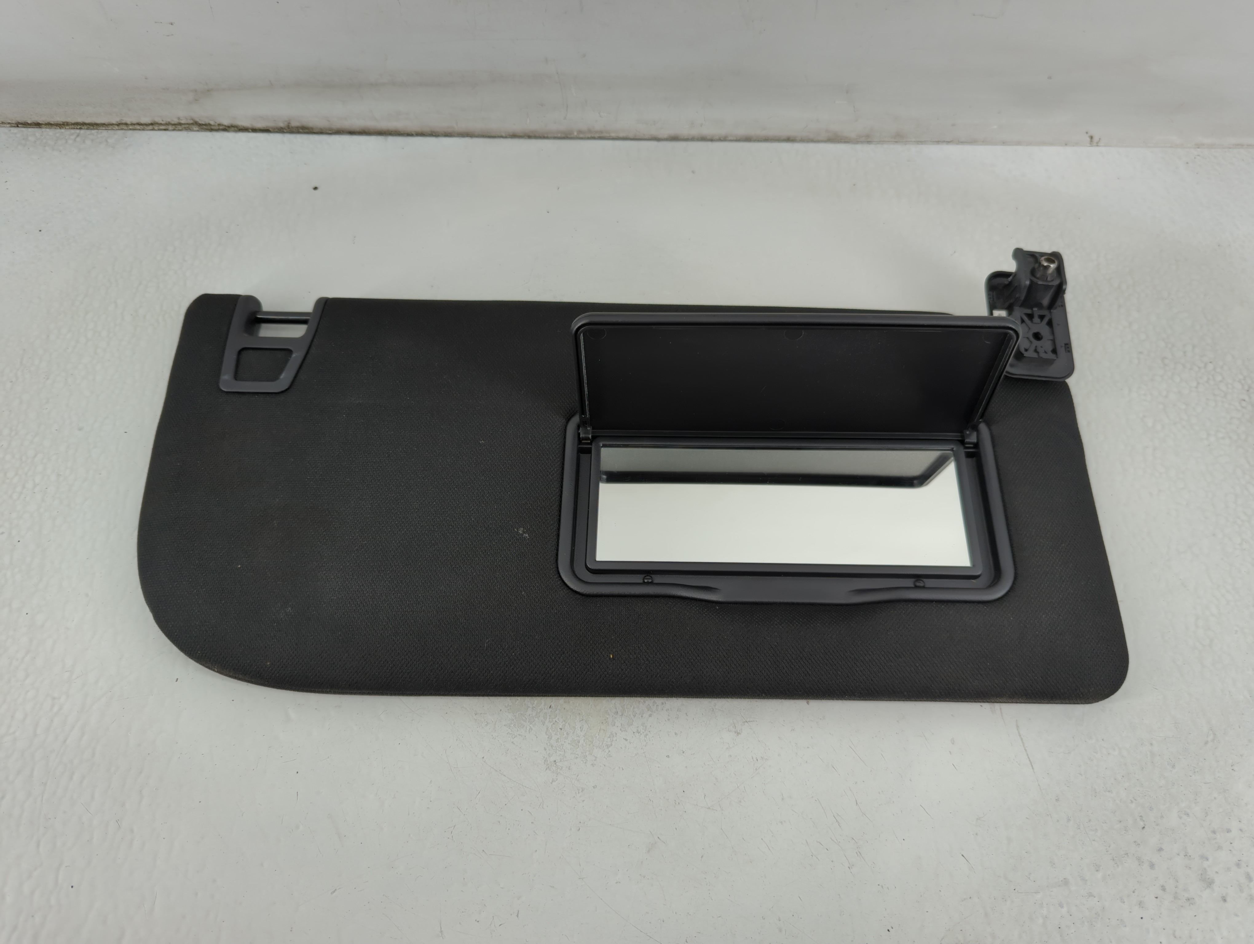 2015-2017 Ford F-150 Passenger Sun Visor Mirror Right Sunvisor Black 913621 - Oemusedautoparts1.com