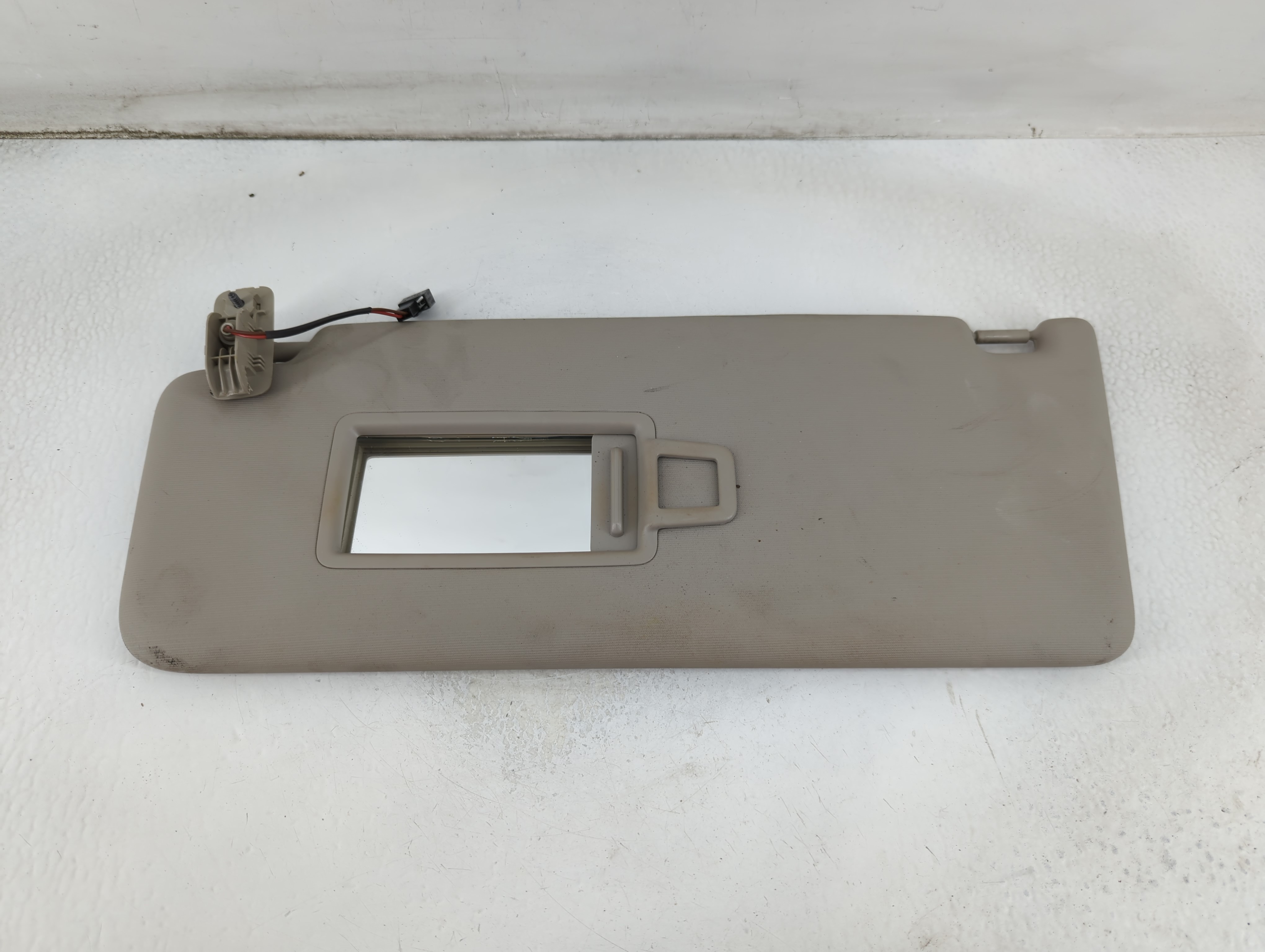 2018-2022 Volkswagen Atlas Driver Sun Visor Mirror Left Sunvisor Grey 913628 - Oemusedautoparts1.com