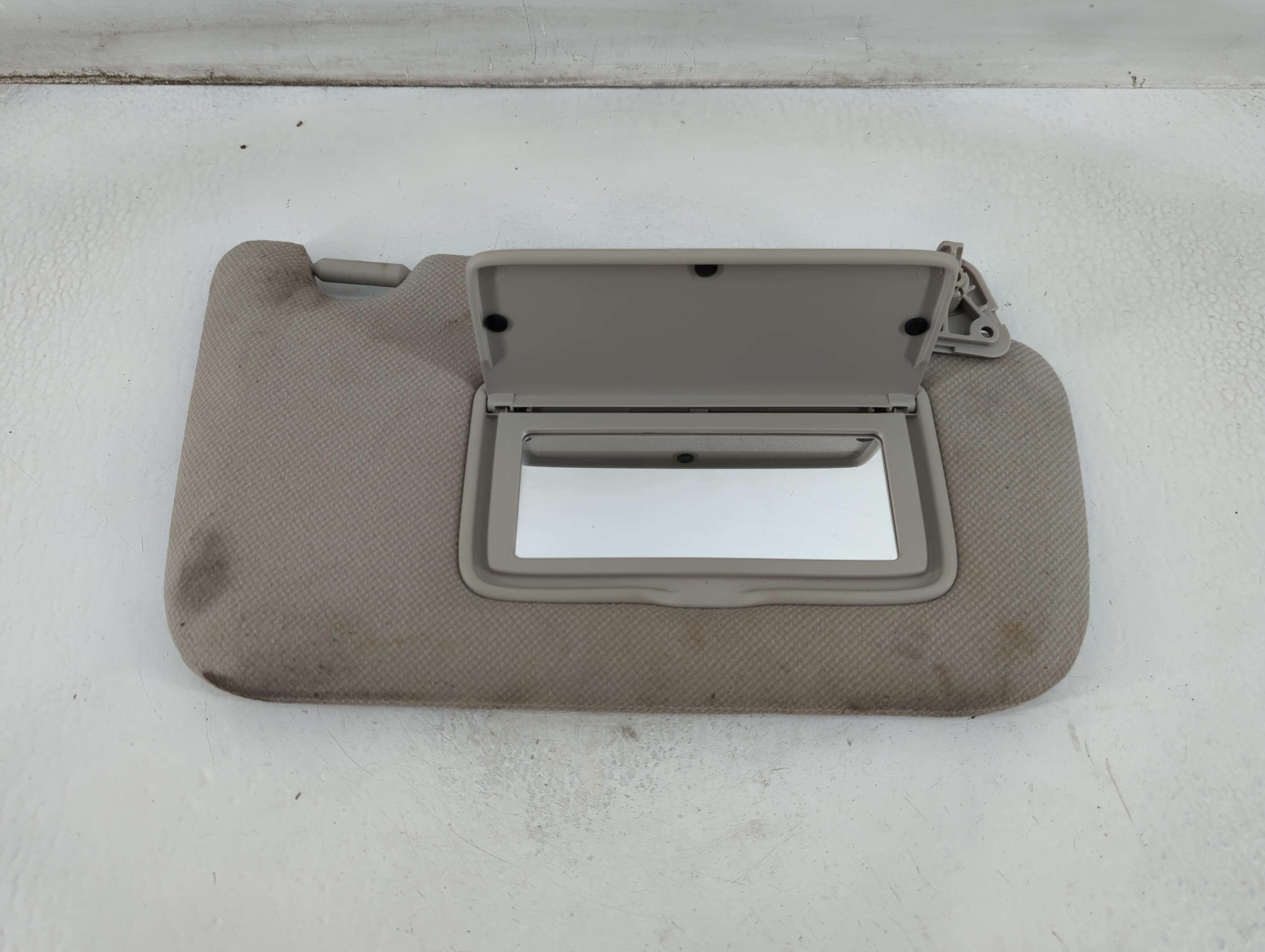 2013-2019 Nissan Sentra Passenger Sun Visor Mirror Right Sunvisor Grey 913630 - Oemusedautoparts1.com