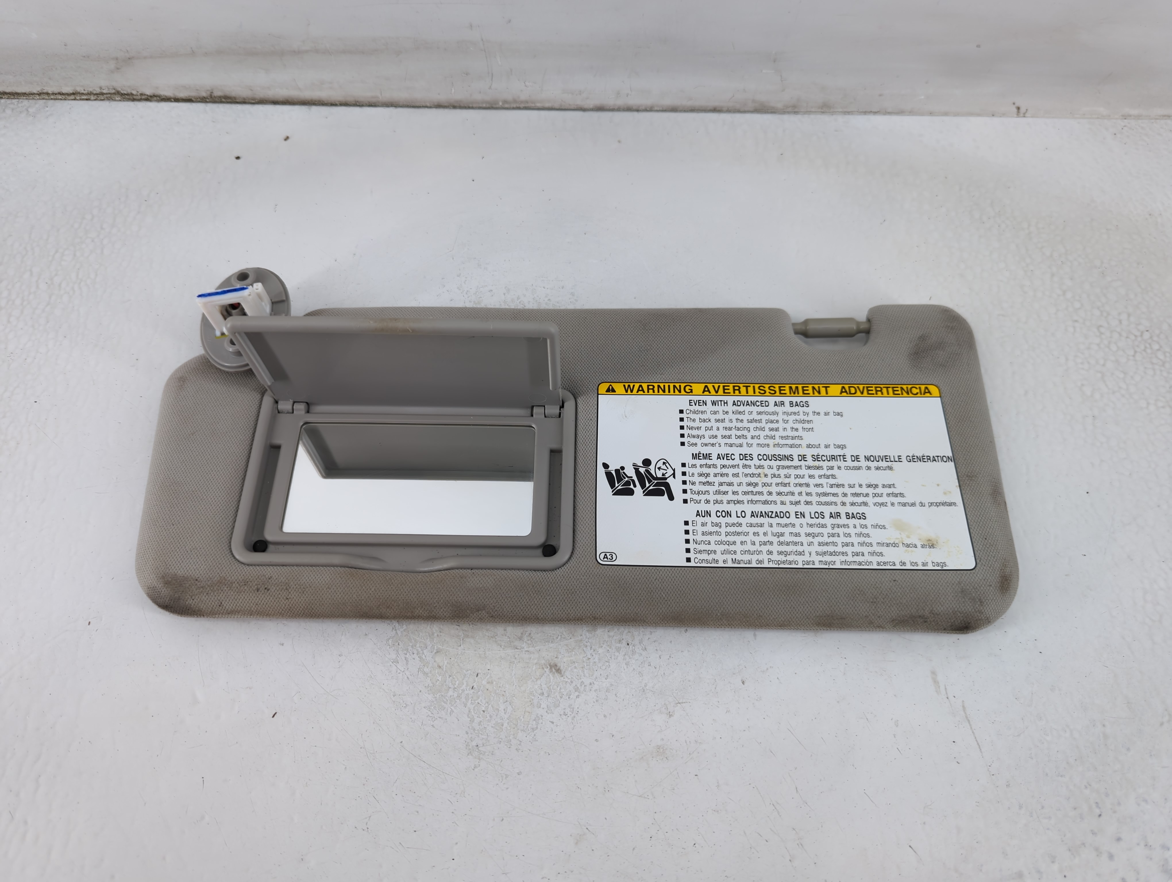 Picture of 2020-2022 Toyota Highlander Driver Sun Visor Mirror Left Sunvisor Grey 913631
