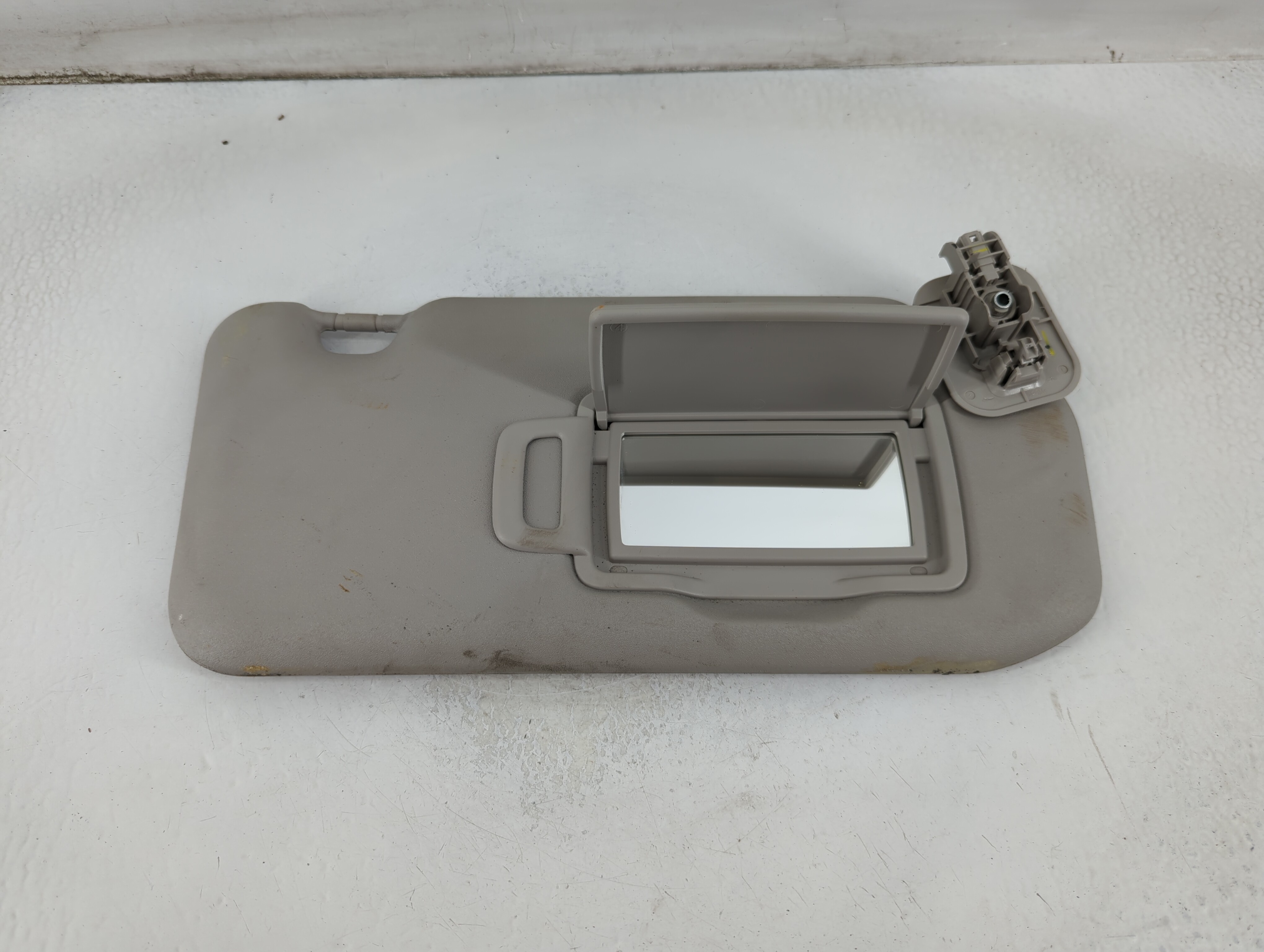 2020-2022 Nissan Sentra Passenger Sun Visor Mirror Right Sunvisor Grey 913632 - Oemusedautoparts1.com