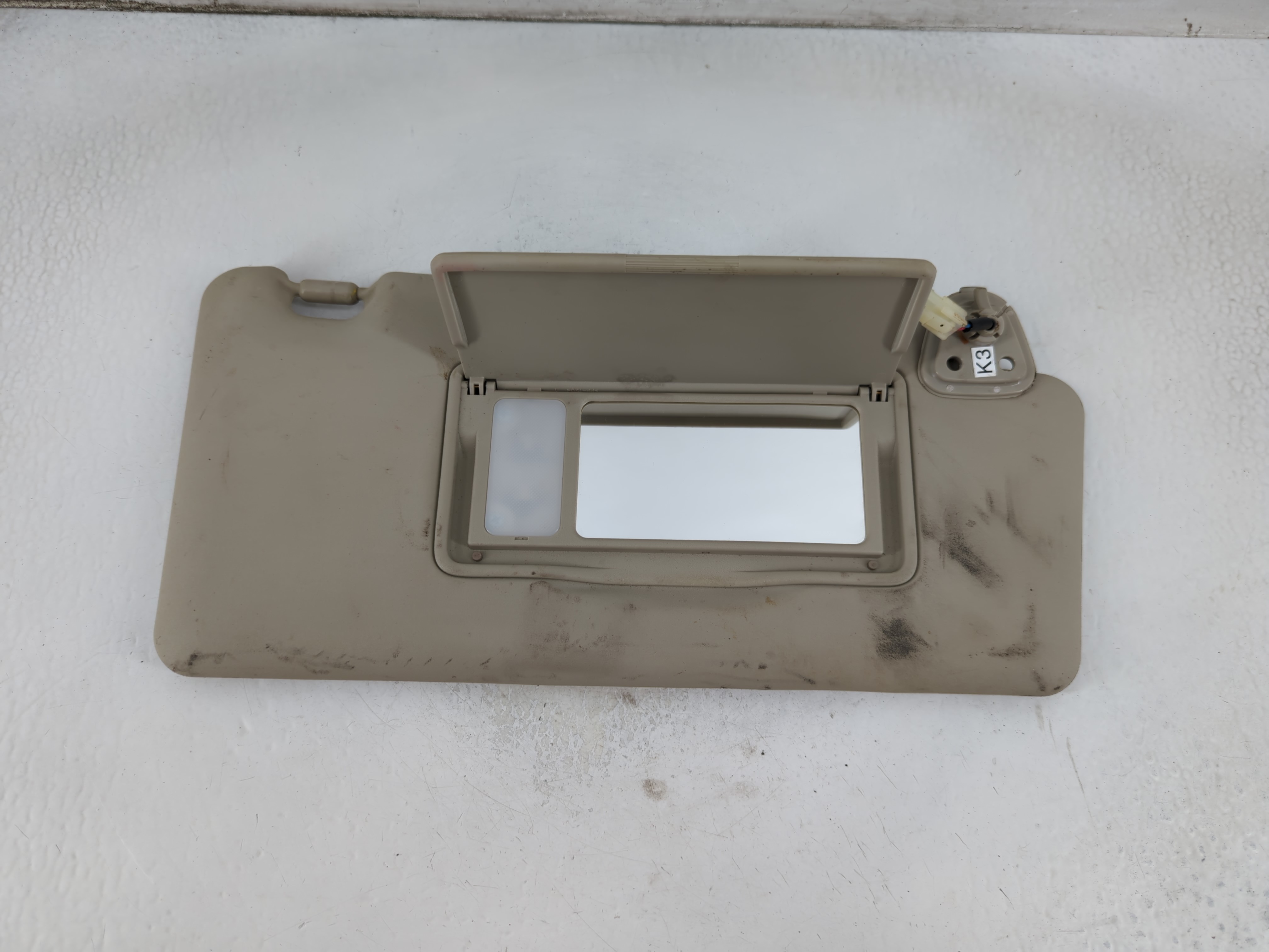 2008-2015 Nissan Rogue Passenger Sun Visor Mirror Right Sunvisor Grey 913660 - Oemusedautoparts1.com