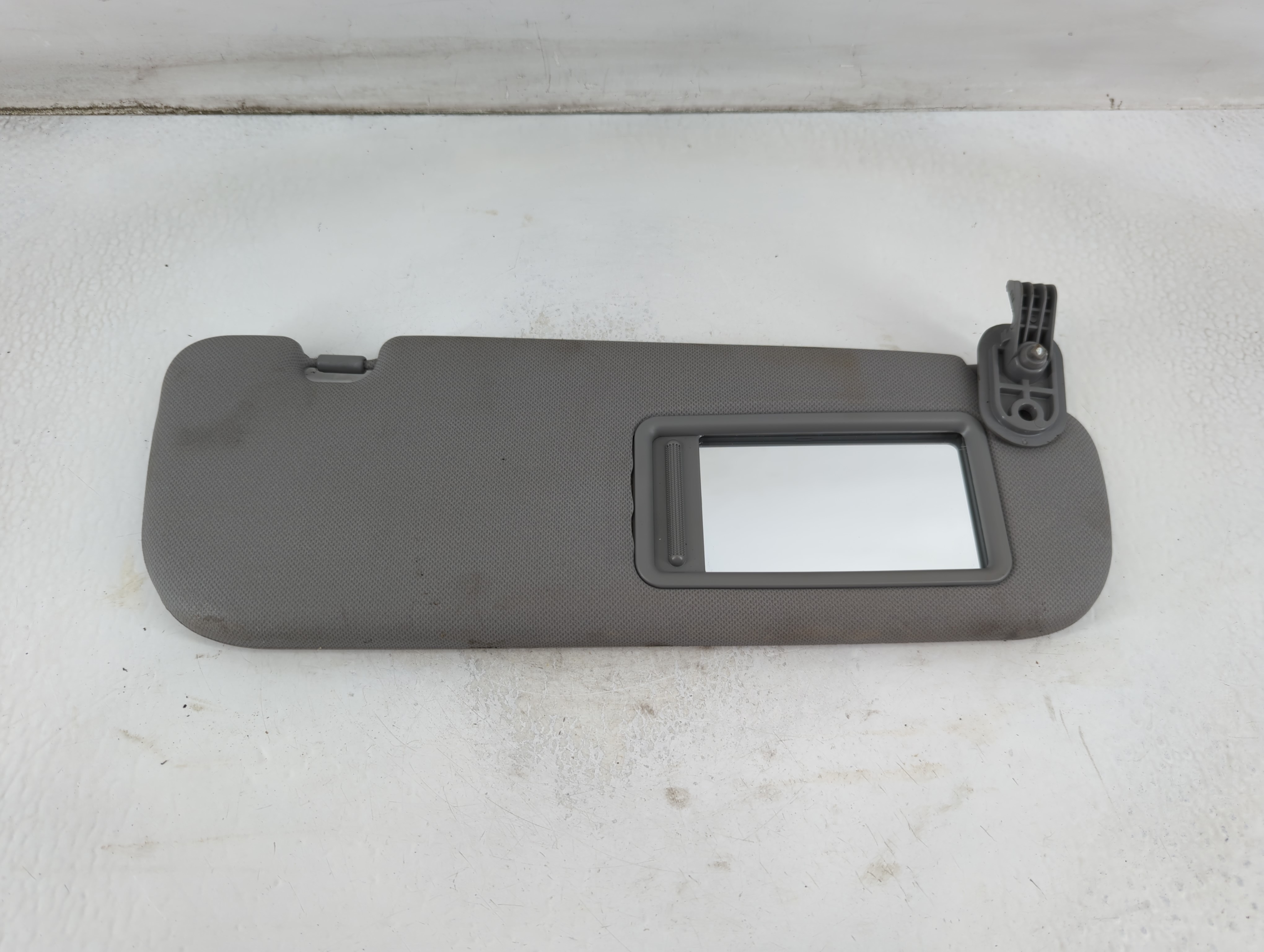 2012-2015 Hyundai Veloster Passenger Sun Visor Mirror Right Sunvisor Grey 913679 - Oemusedautoparts1.com