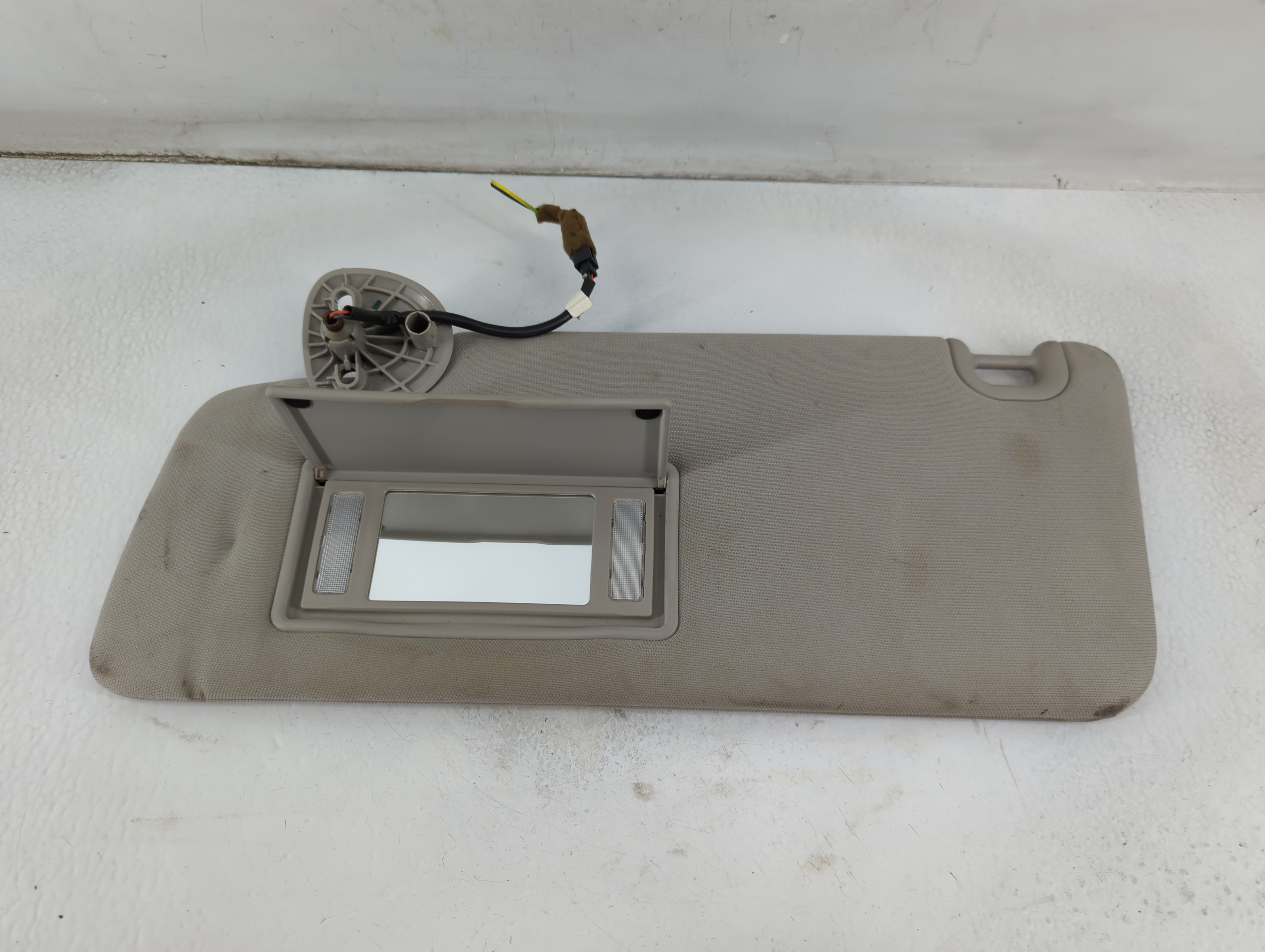 Picture of Dodge Dodge 1500 Pickup Driver Sun Visor Mirror Left Sunvisor Grey 913682