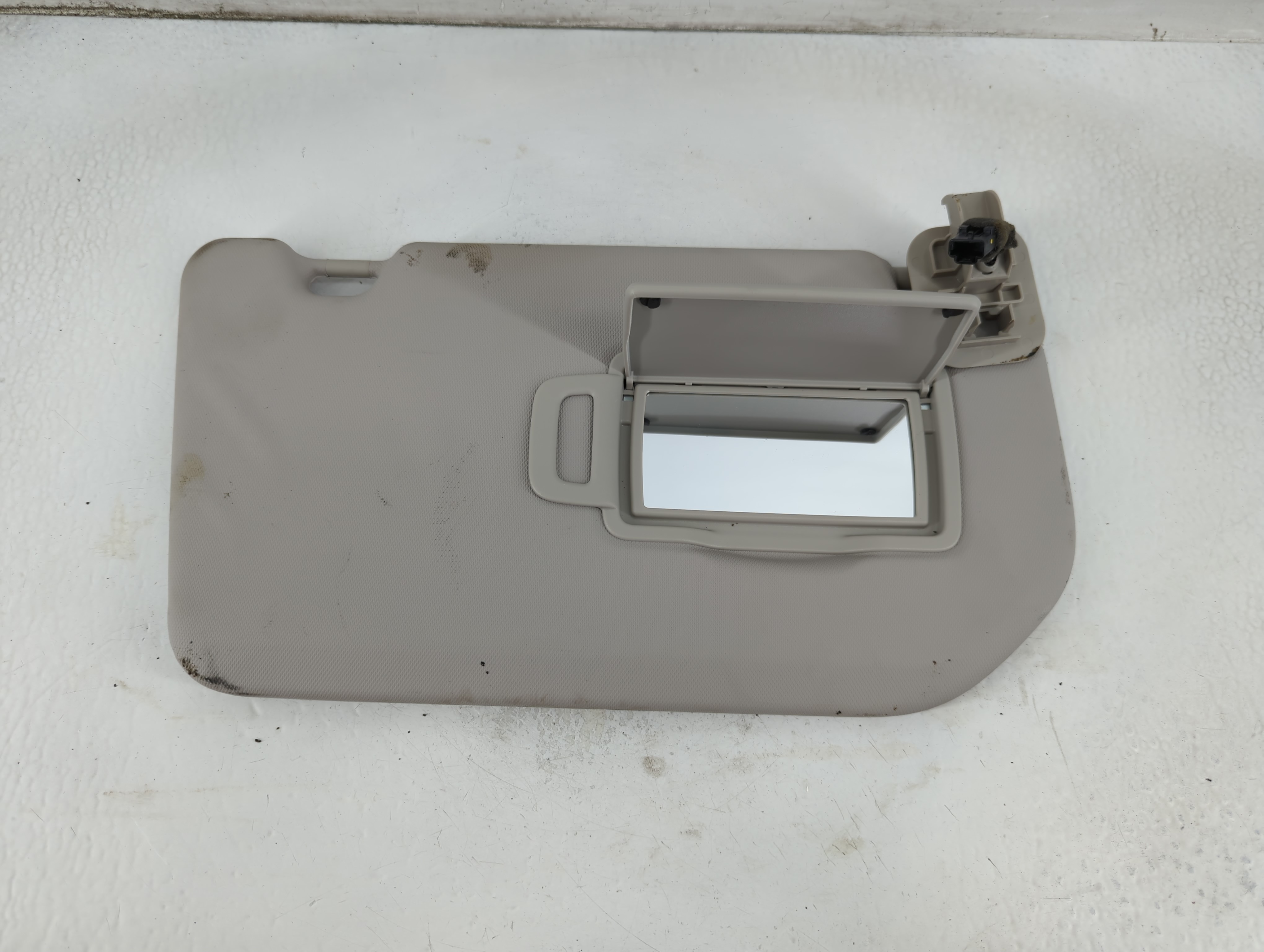 2021-2022 Nissan Rogue Passenger Sun Visor Mirror Right Sunvisor Grey 913684 - Oemusedautoparts1.com