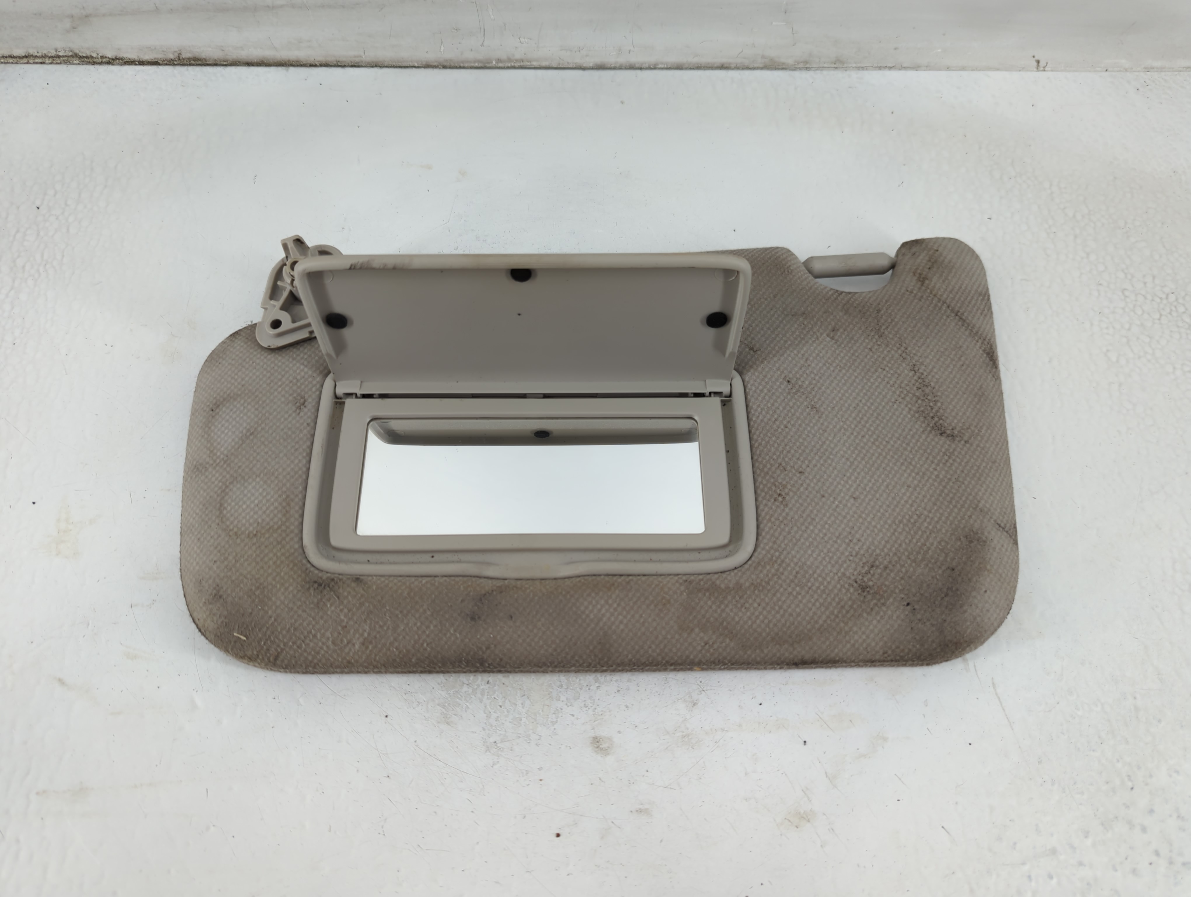 2013-2019 Nissan Sentra Driver Sun Visor Mirror Left Sunvisor Grey 913688 - Oemusedautoparts1.com