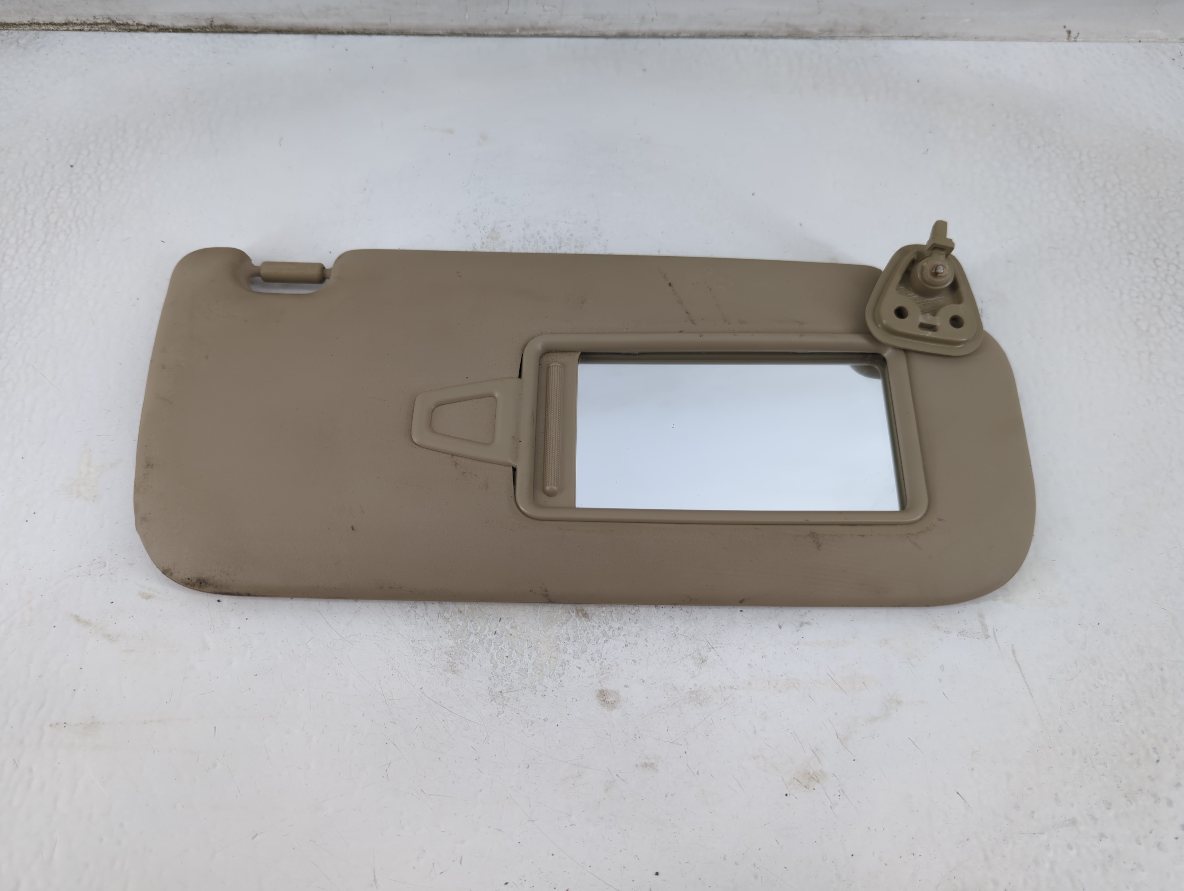 2006-2011 Hyundai Accent Passenger Sun Visor Mirror Right Sunvisor Beige 913694 - Oemusedautoparts1.com