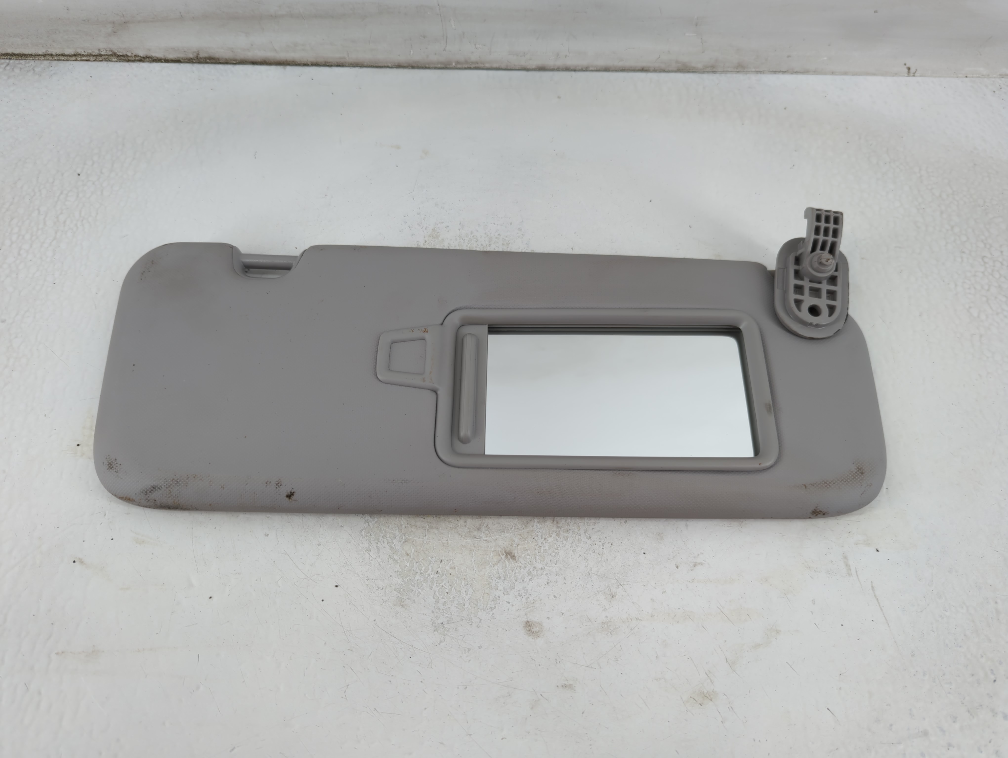 2017-2020 Hyundai Elantra Passenger Sun Visor Mirror Right Sunvisor Grey 913696 - Oemusedautoparts1.com