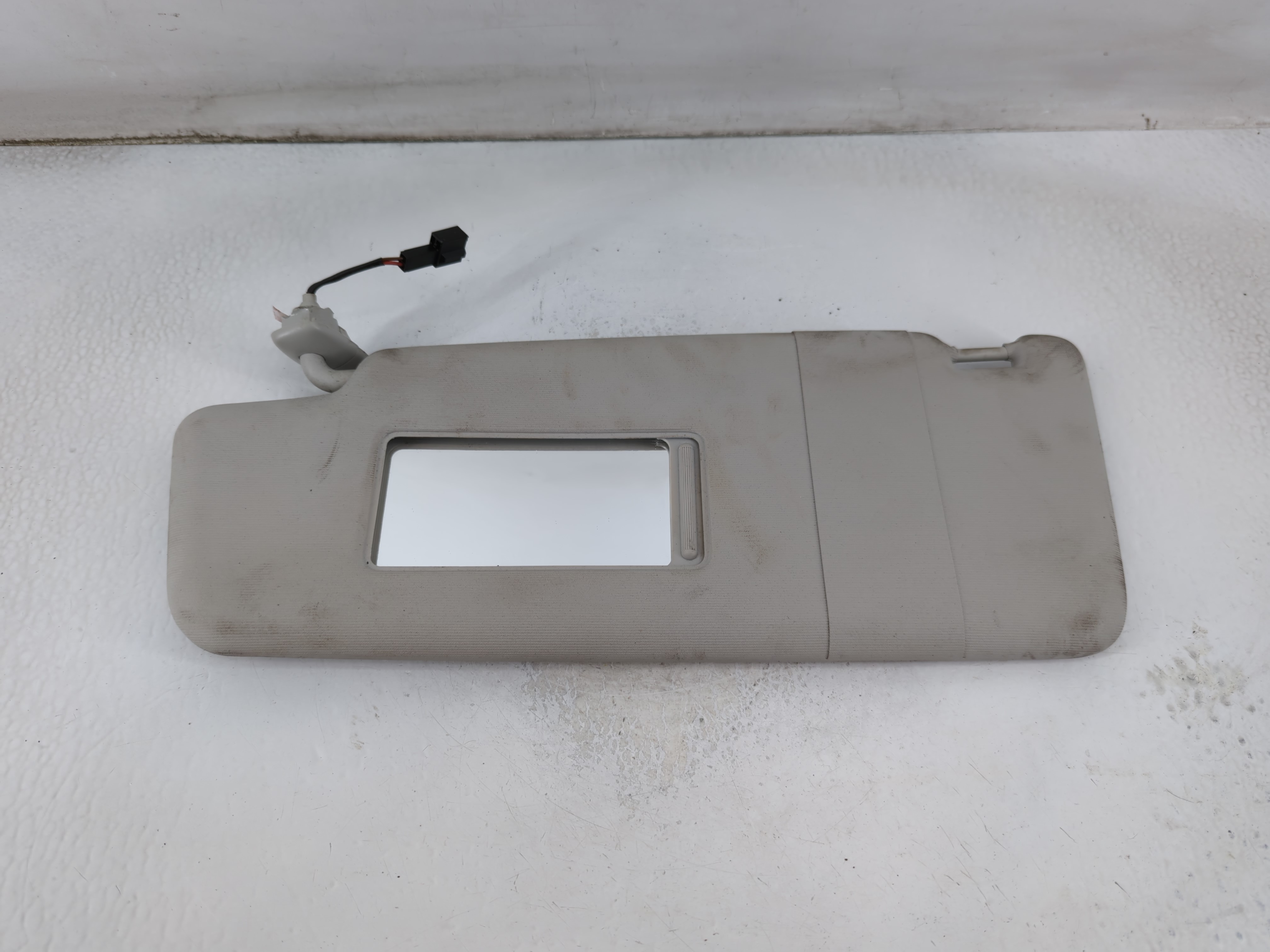 2018 Volkswagen Passat Driver Sun Visor Mirror Left Sunvisor Ivory 913713 - Oemusedautoparts1.com