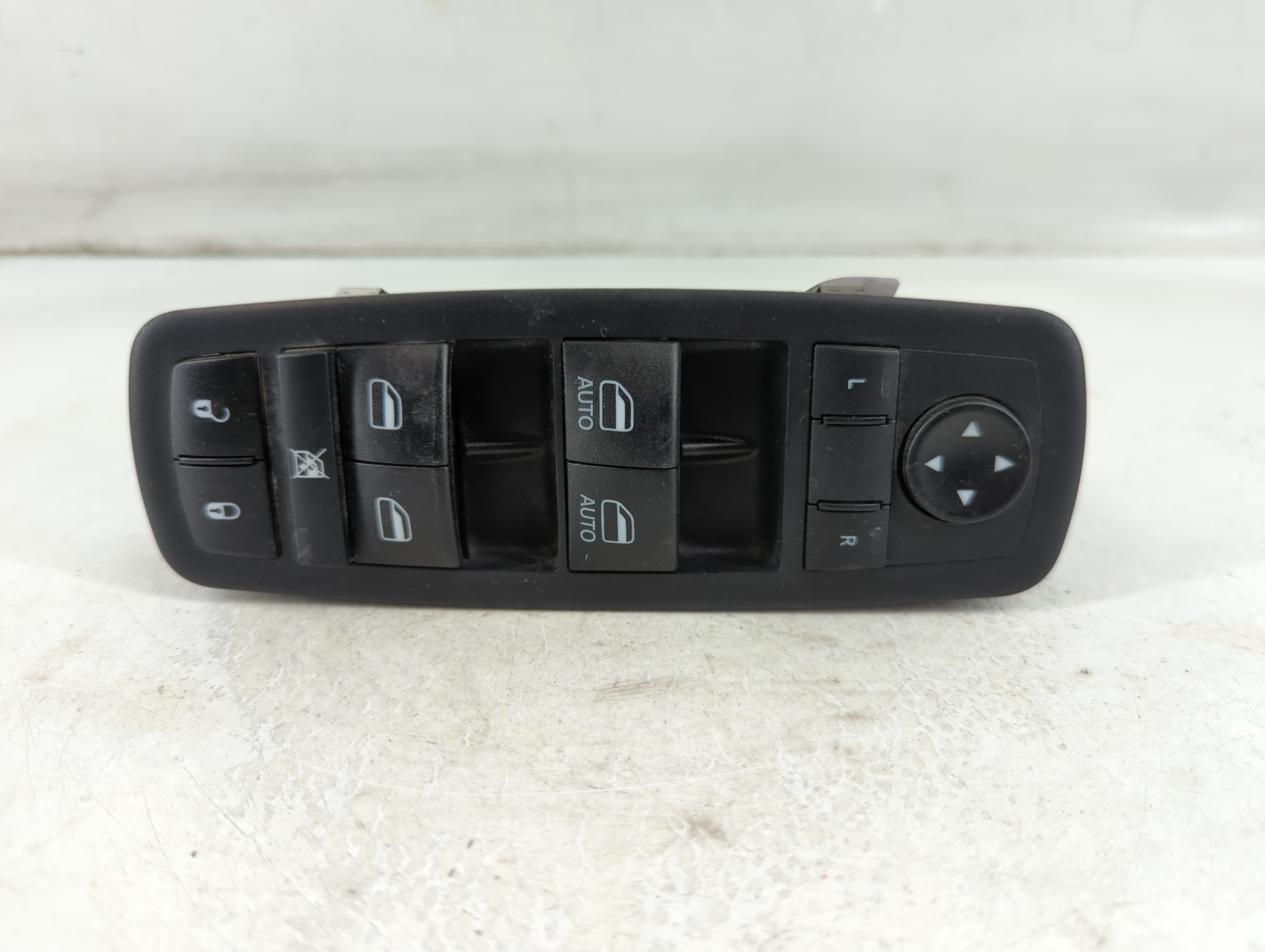 2020-2022 Chrysler 300 Driver Left Door Master Power Window Switch 913724 - Oemusedautoparts1.com