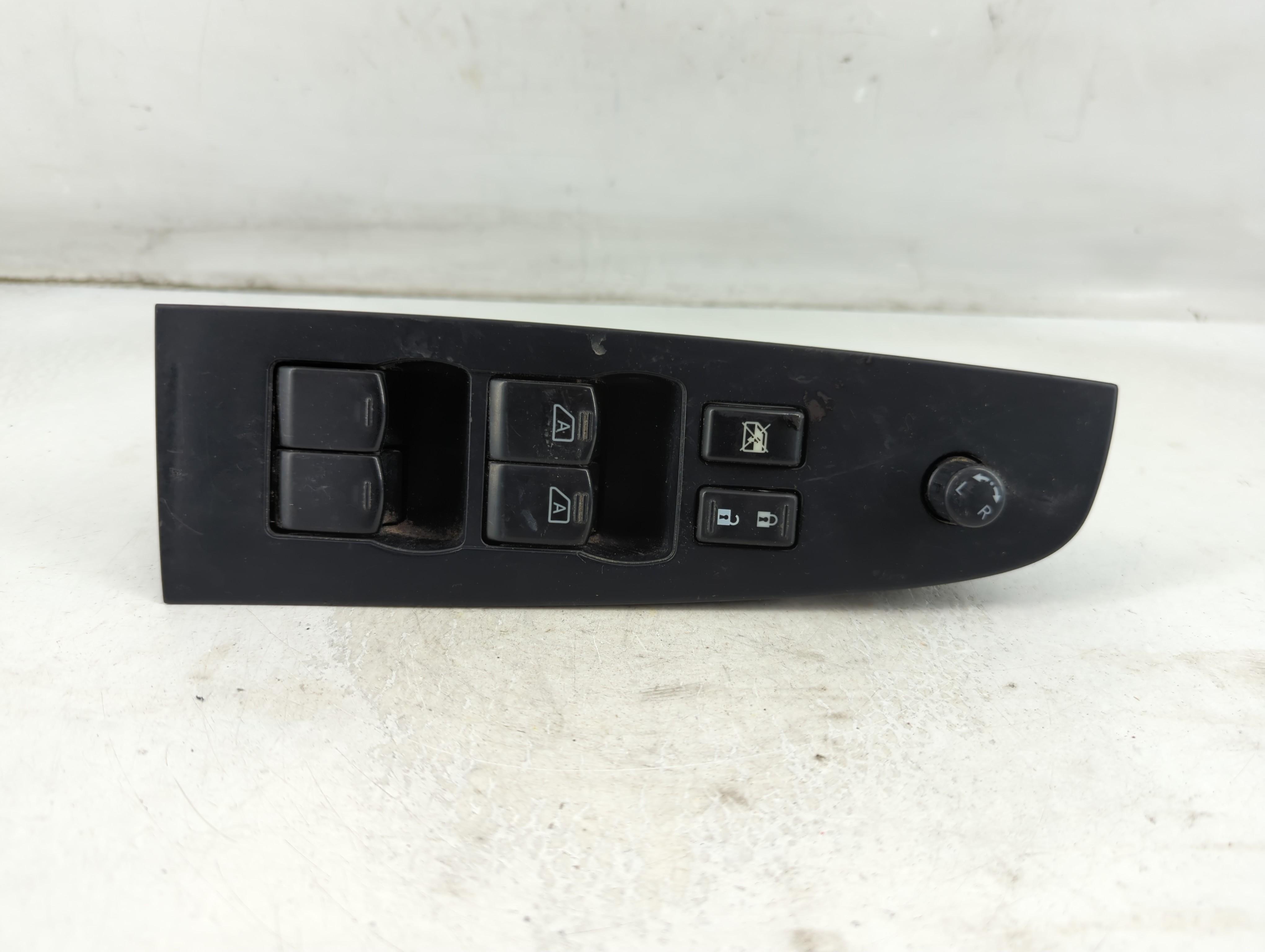 Picture of 2007-2012 Nissan Altima Driver Left Door Master Power Window Switch 913735