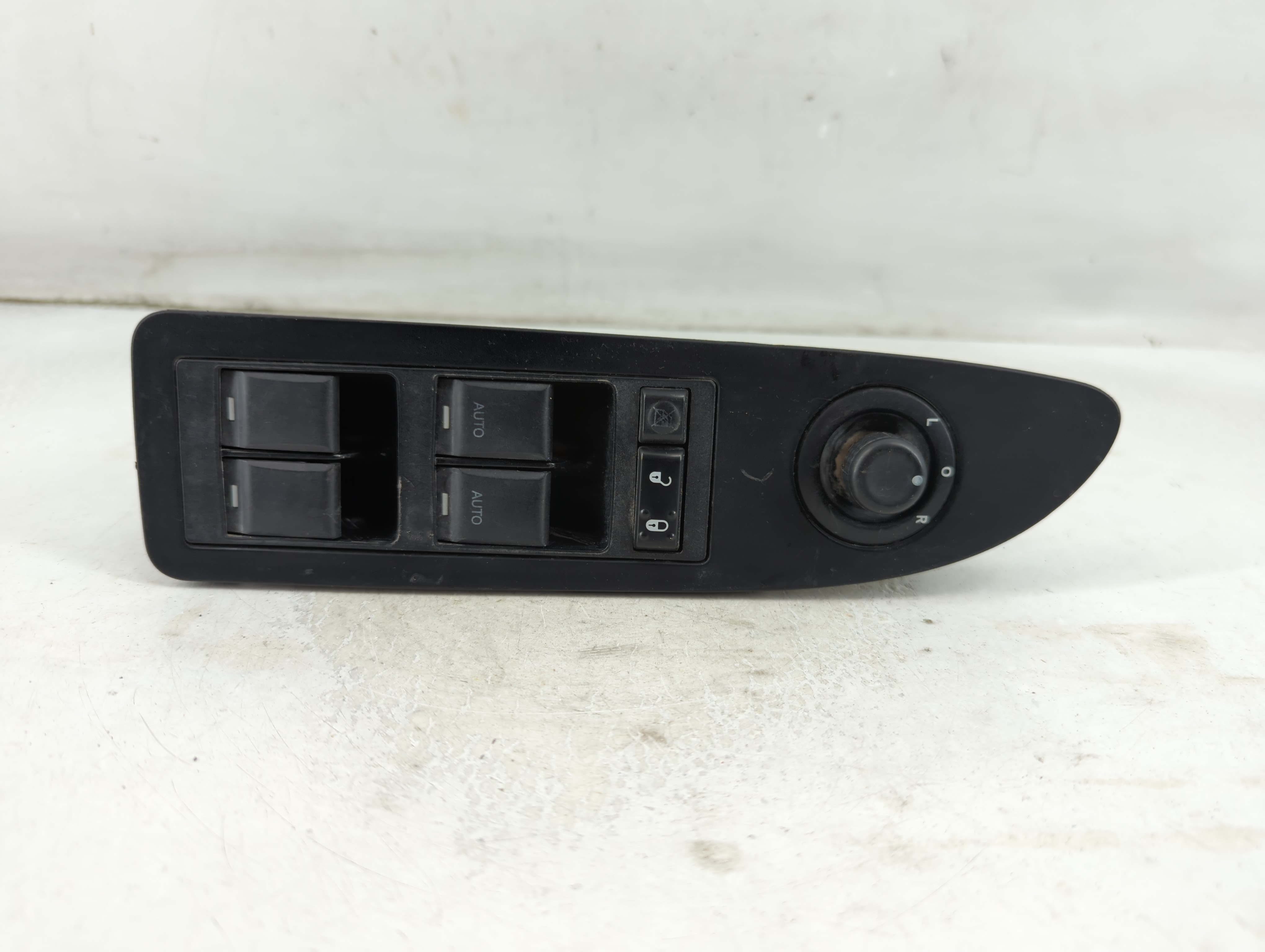 2011-2014 Chrysler 200 Driver Left Door Master Power Window Switch 913739 - Oemusedautoparts1.com