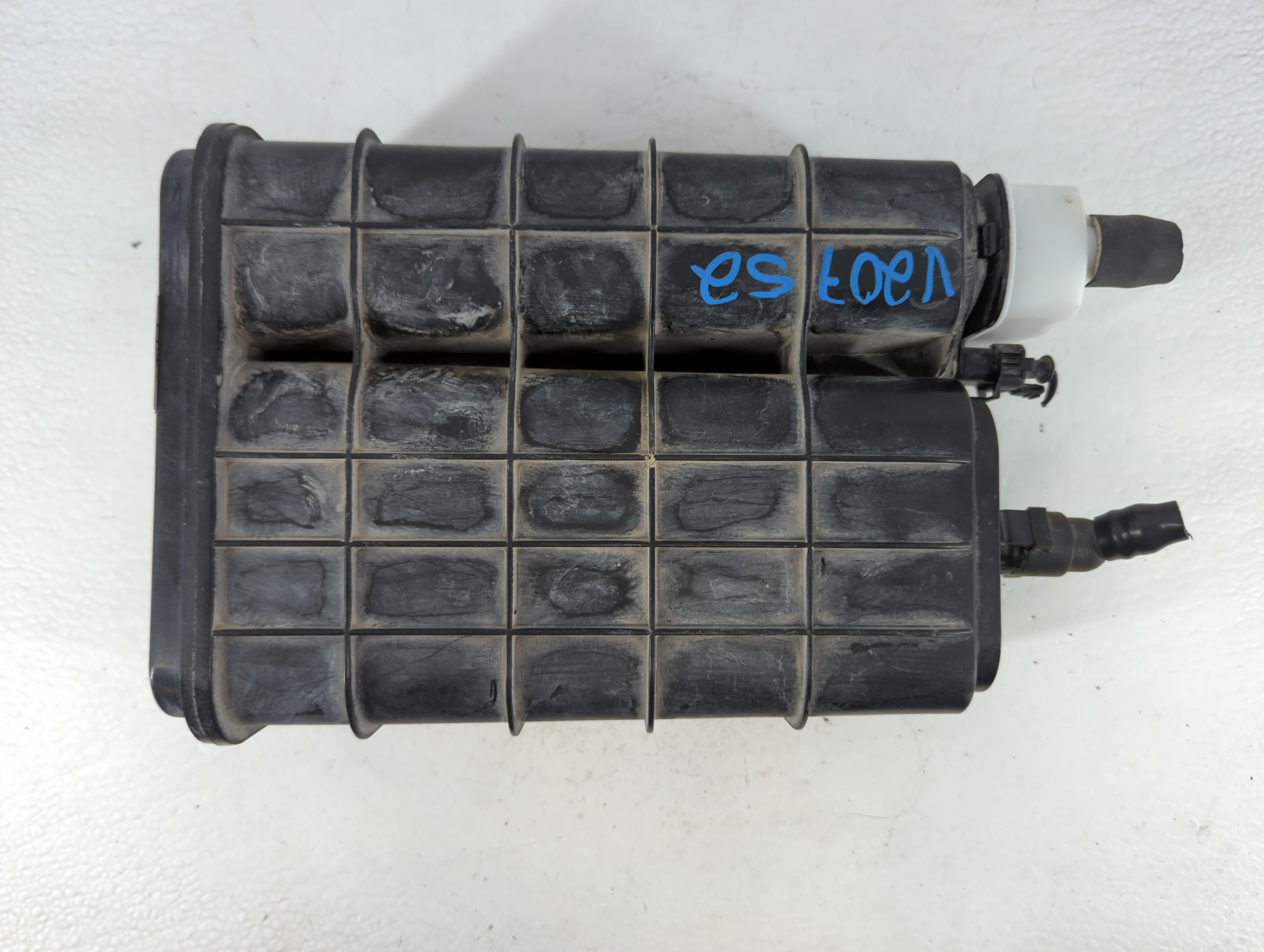 2010 Jeep Wrangler Fuel Vapor Charcoal Canister 913786 - Oemusedautoparts1.com