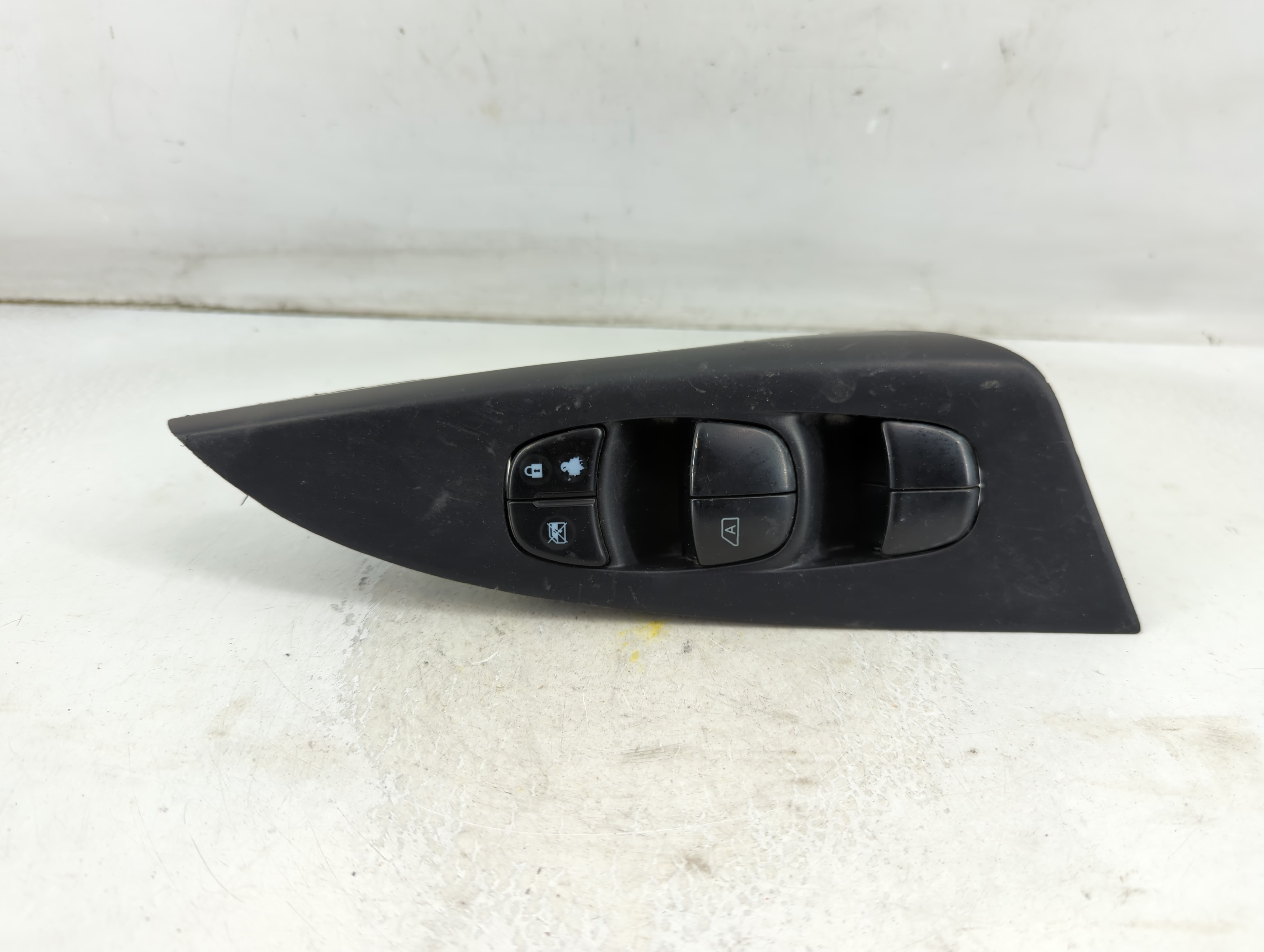 2013-2019 Nissan Sentra Driver Left Door Master Power Window Switch 913799 - Oemusedautoparts1.com