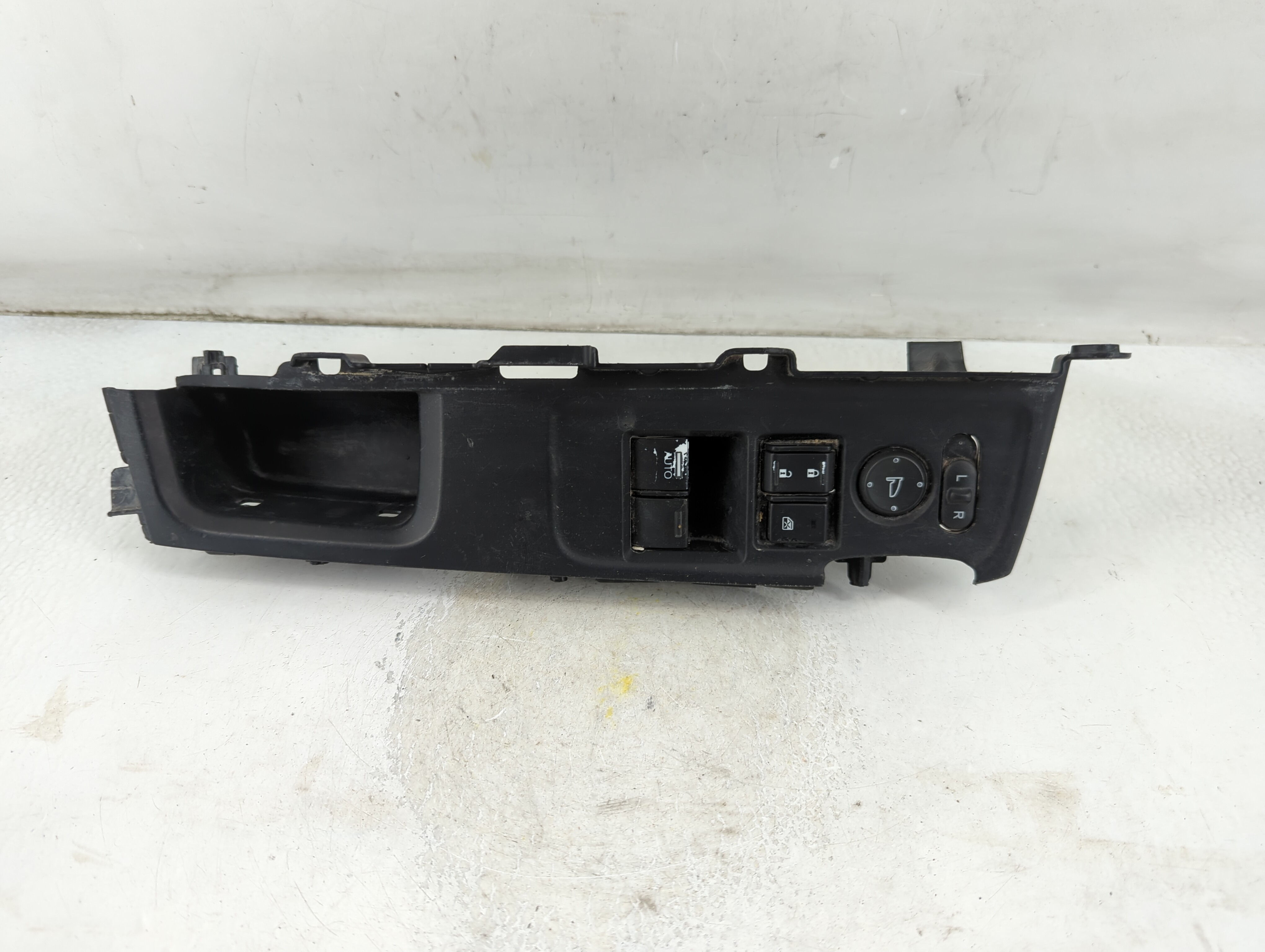 2014-2015 Honda Civic Driver Left Door Master Power Window Switch 913803 - Oemusedautoparts1.com