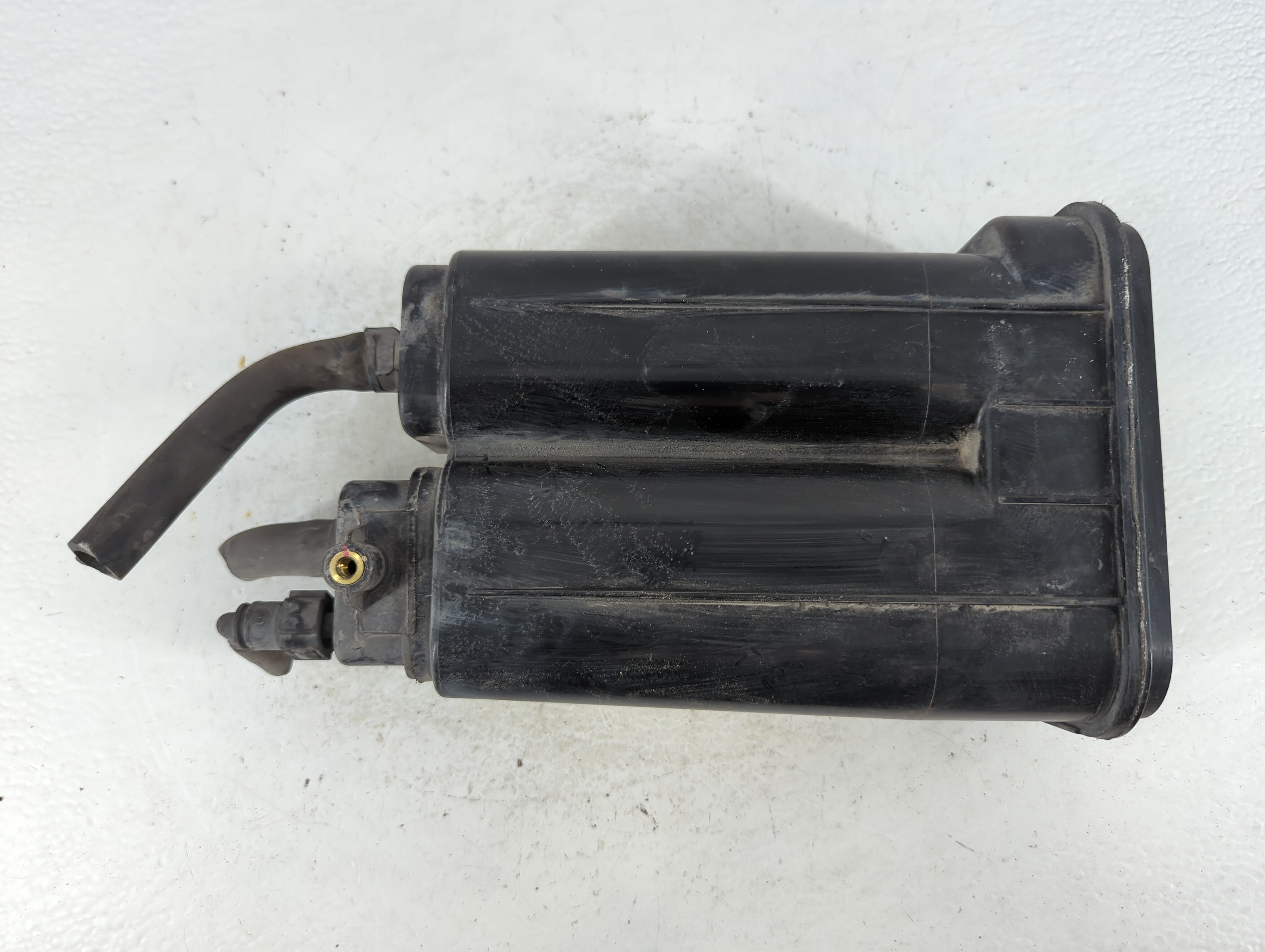 2016 Kia Soul Fuel Vapor Charcoal Canister 913839 - Oemusedautoparts1.com