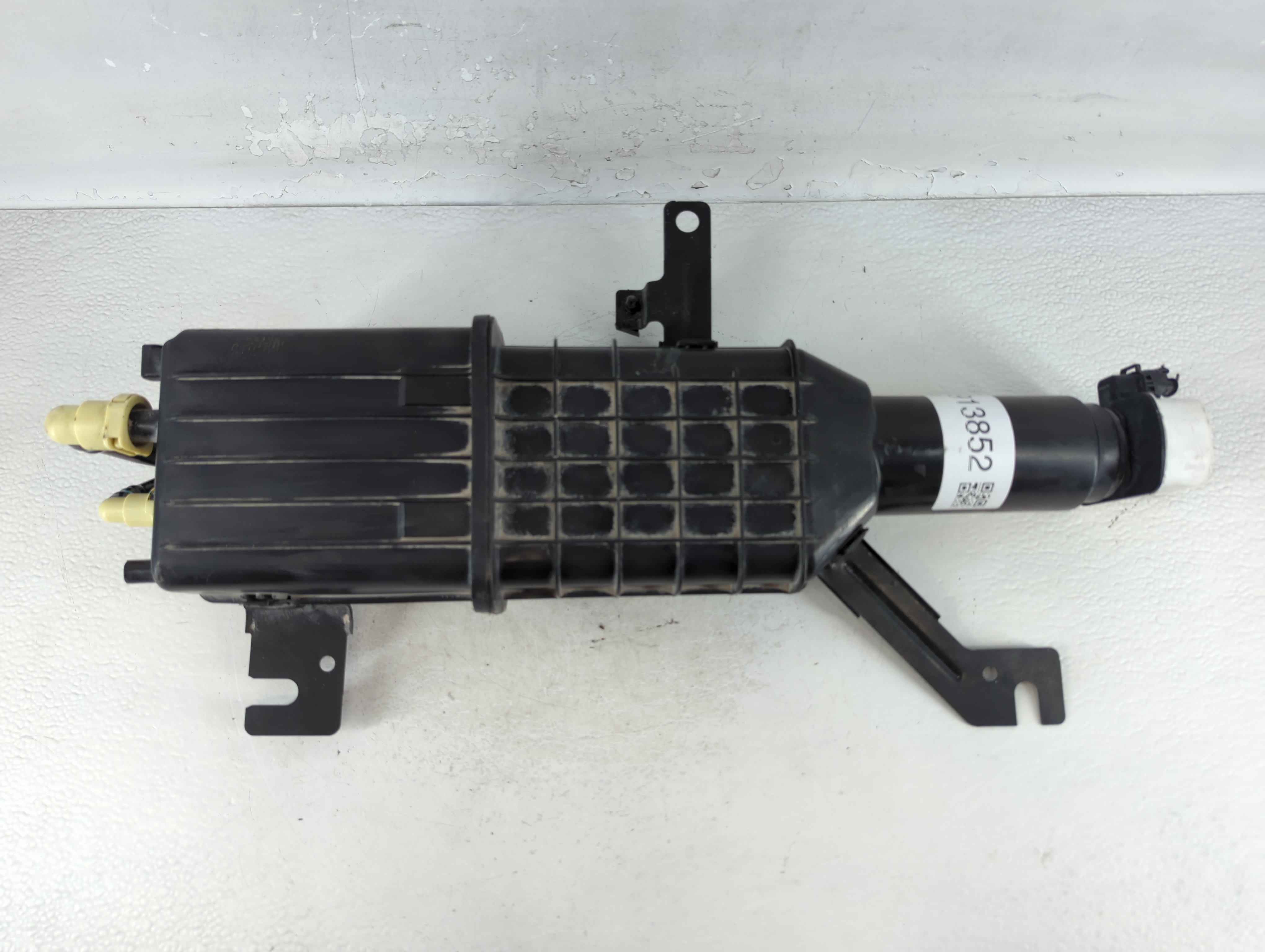 2014 Chrysler Town & Country Fuel Vapor Charcoal Canister 913852 - Oemusedautoparts1.com