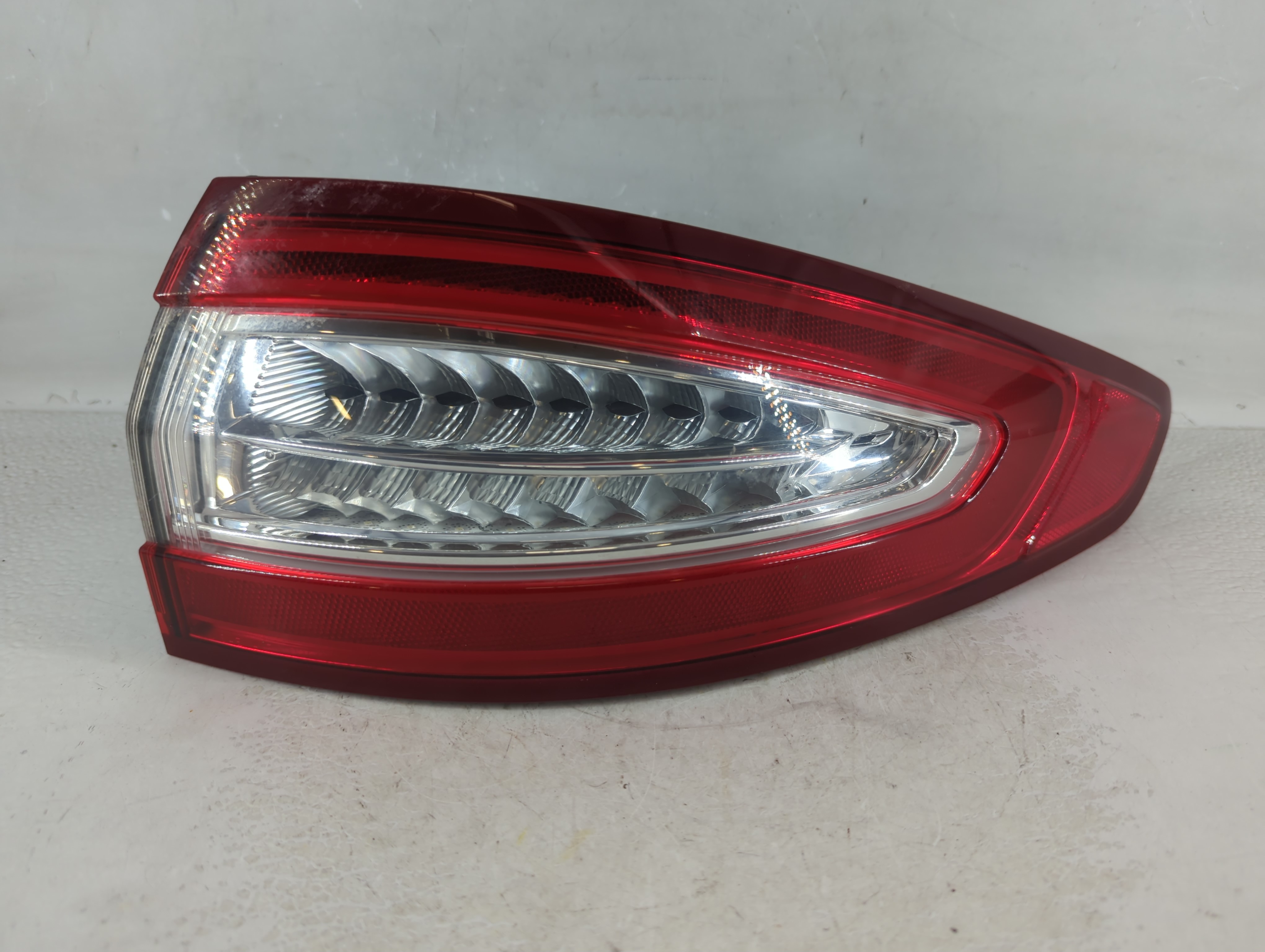 Picture of 2013-2016 Ford Fusion Passenger Right Side Tail Light Taillight Oem 914002