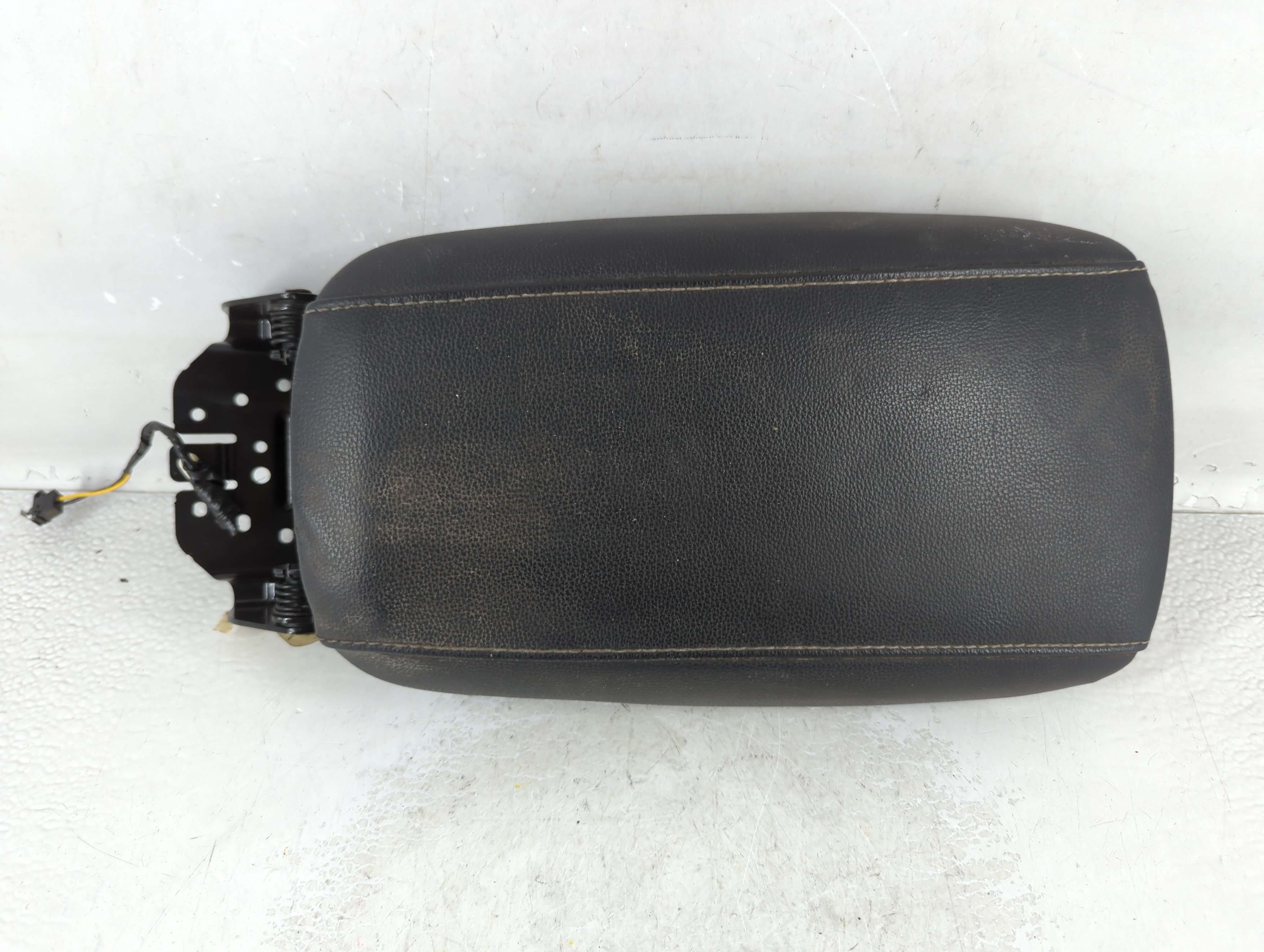 2013 Ford Fusion Center Floor Console Black 914035 - Oemusedautoparts1.com