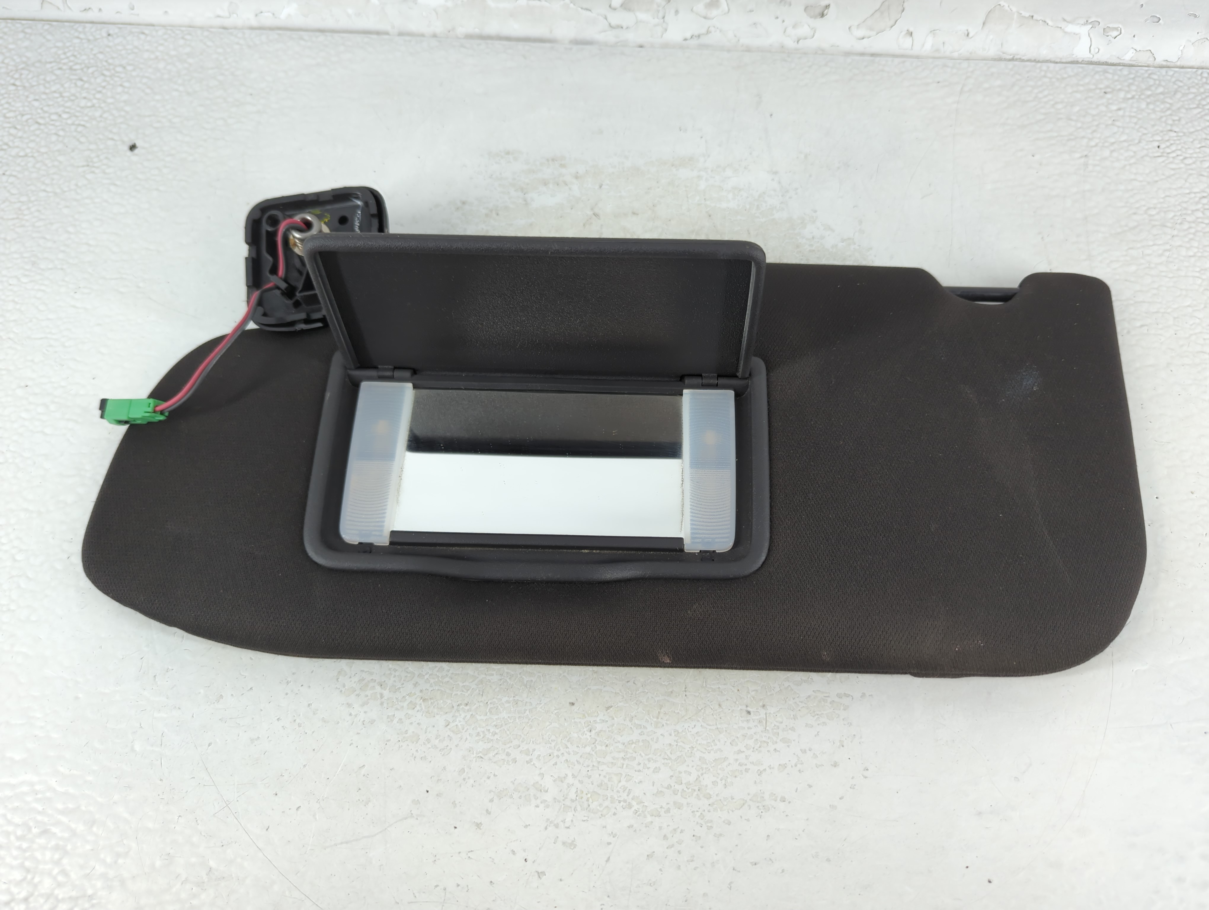 2013-2019 Ford Taurus Driver Sun Visor Mirror Left Sunvisor Black 914152 - Oemusedautoparts1.com