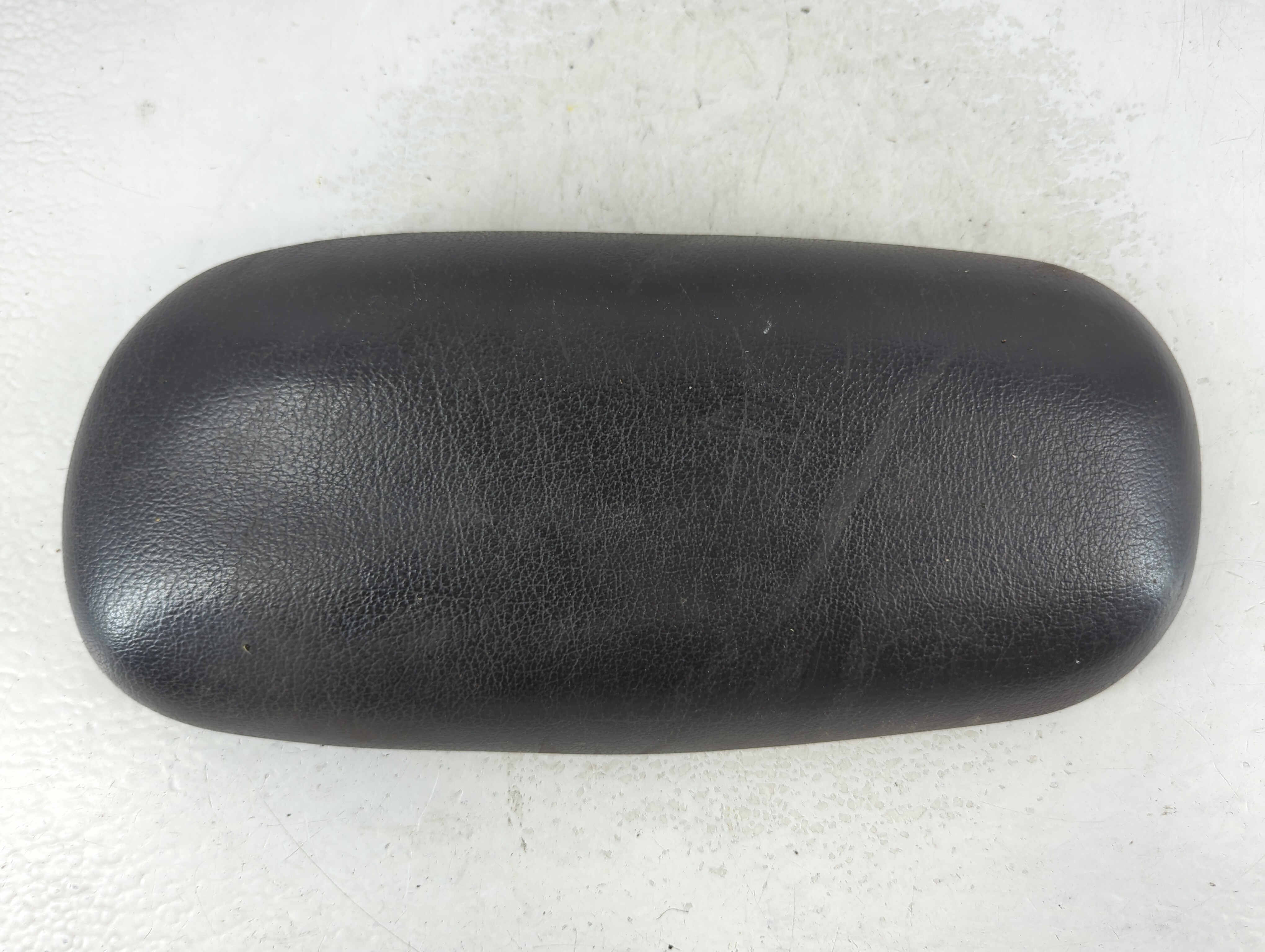 2001-2002 Ford Mustang Center Console Armrest Cover Lid Black 914225 - Oemusedautoparts1.com