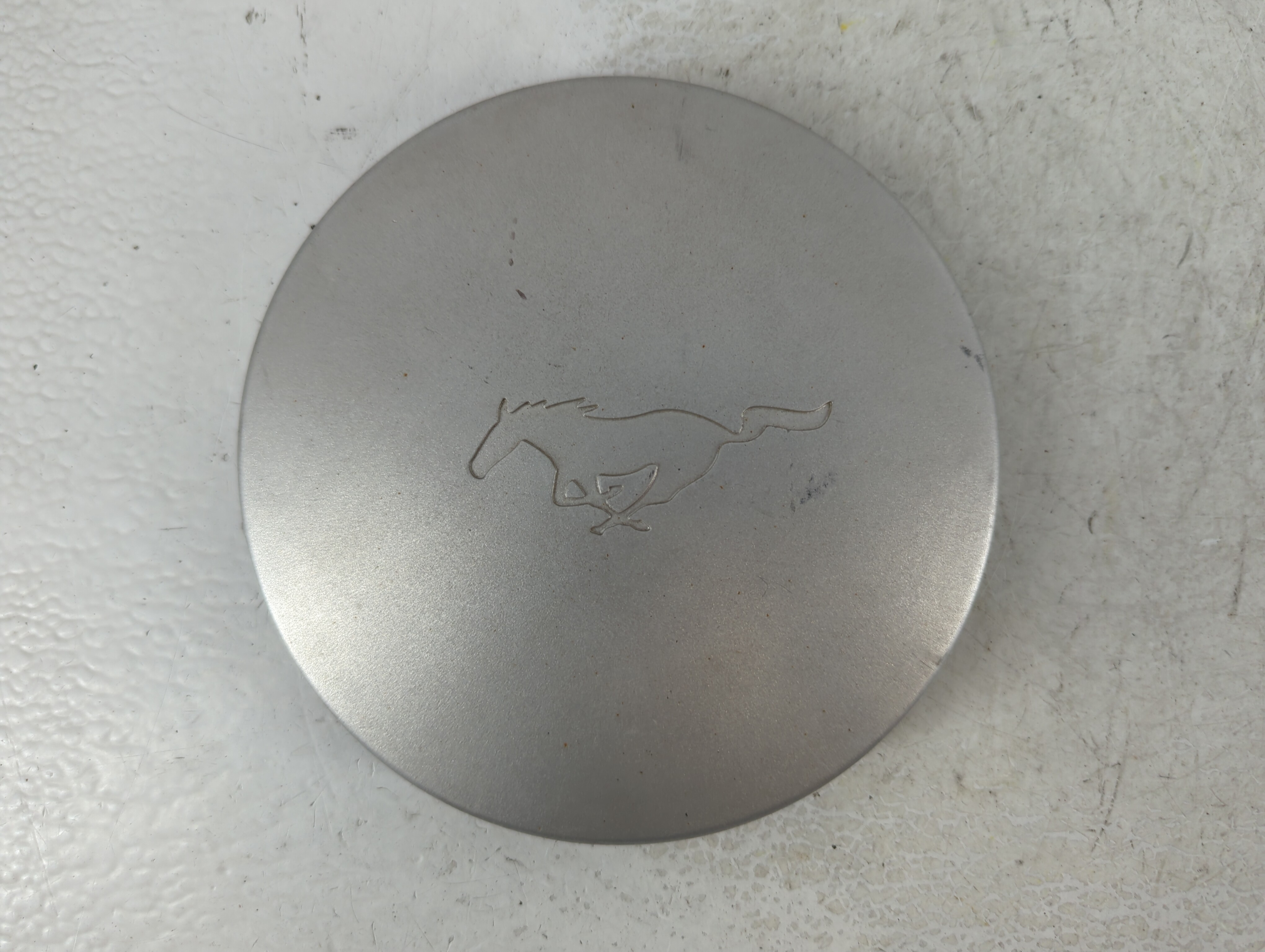 Picture of 2001 Ford Mustang Center Cap Oem 914249