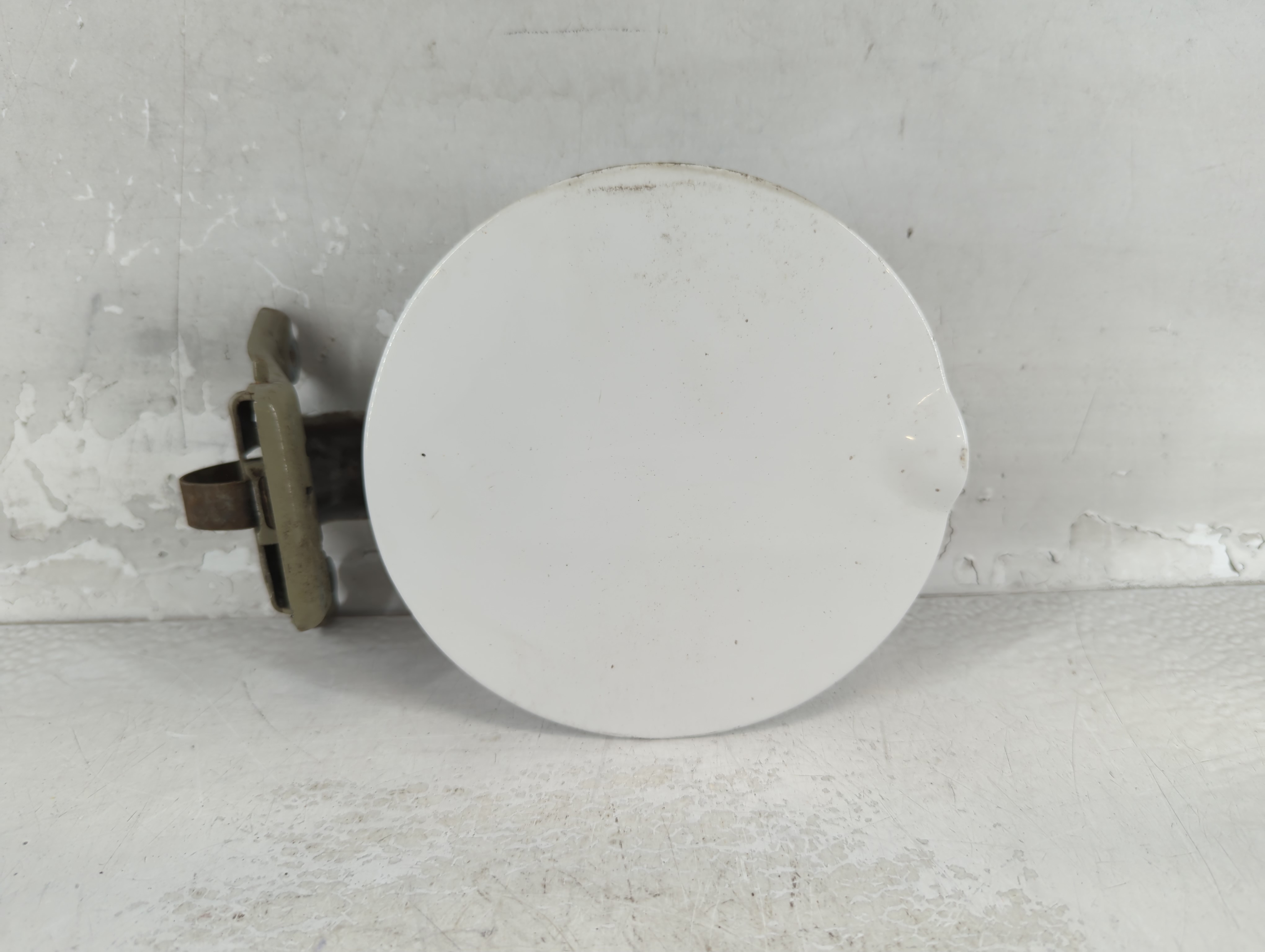 Picture of 2001 Ford Mustang Fuel Tank Door Lid Gas Tank White 914265