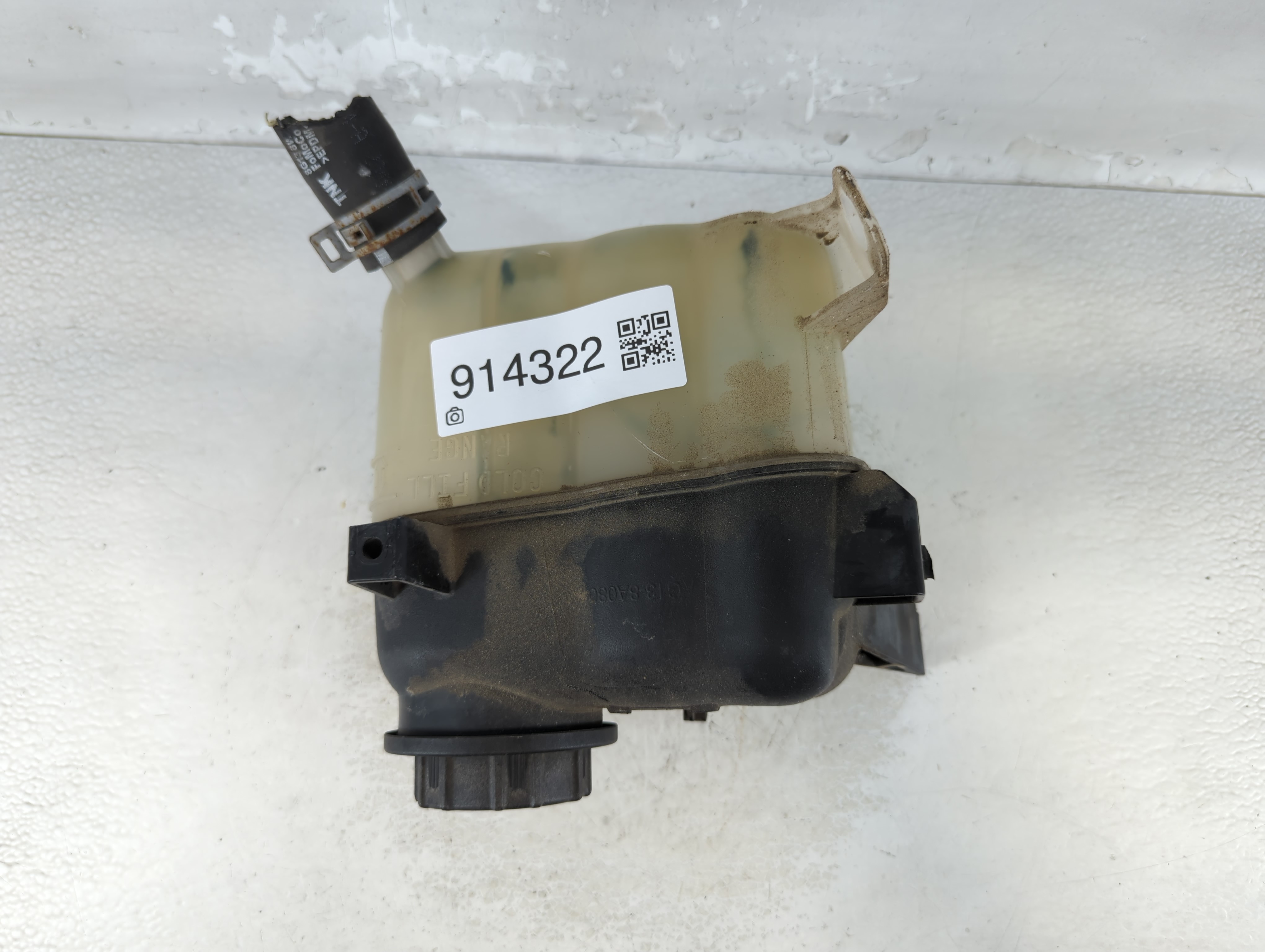 2012-2019 Ford Taurus Radiator Coolant Overflow Expansion Tank Bottle 914322 - Oemusedautoparts1.com