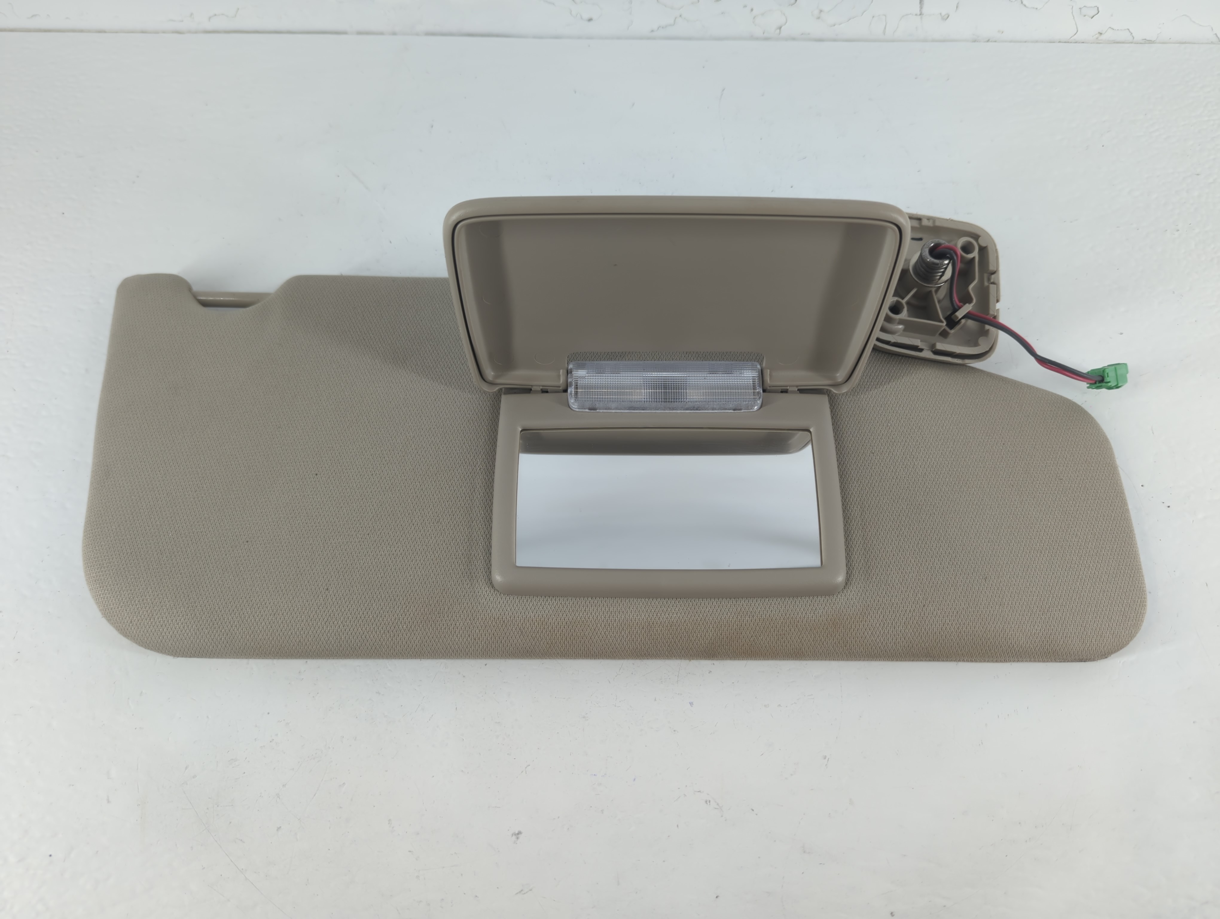 Picture of 2010-2011 Ford Taurus Passenger Sun Visor Mirror Right Sunvisor 914402