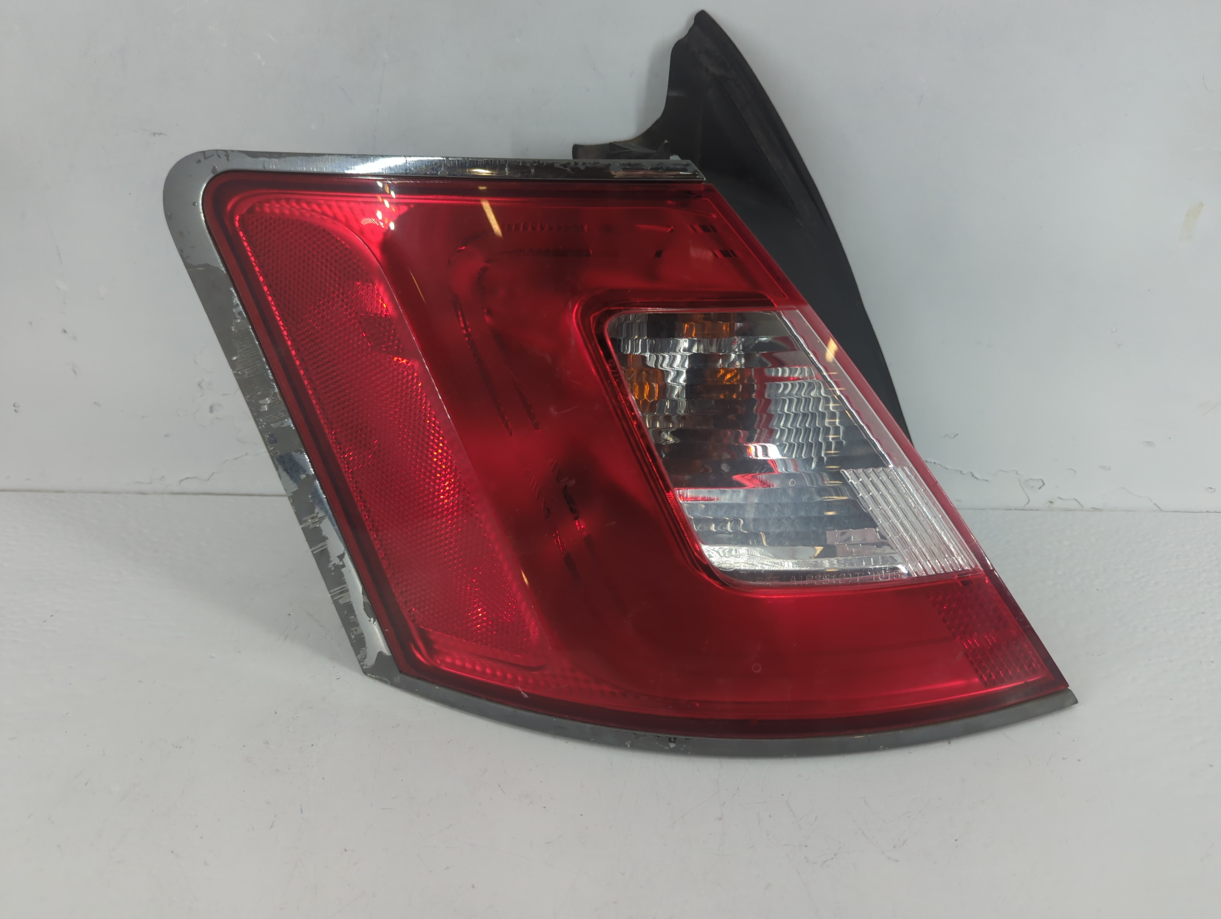 2010-2012 Ford Taurus Driver Left Side Tail Light Taillight Oem 914406 - Oemusedautoparts1.com