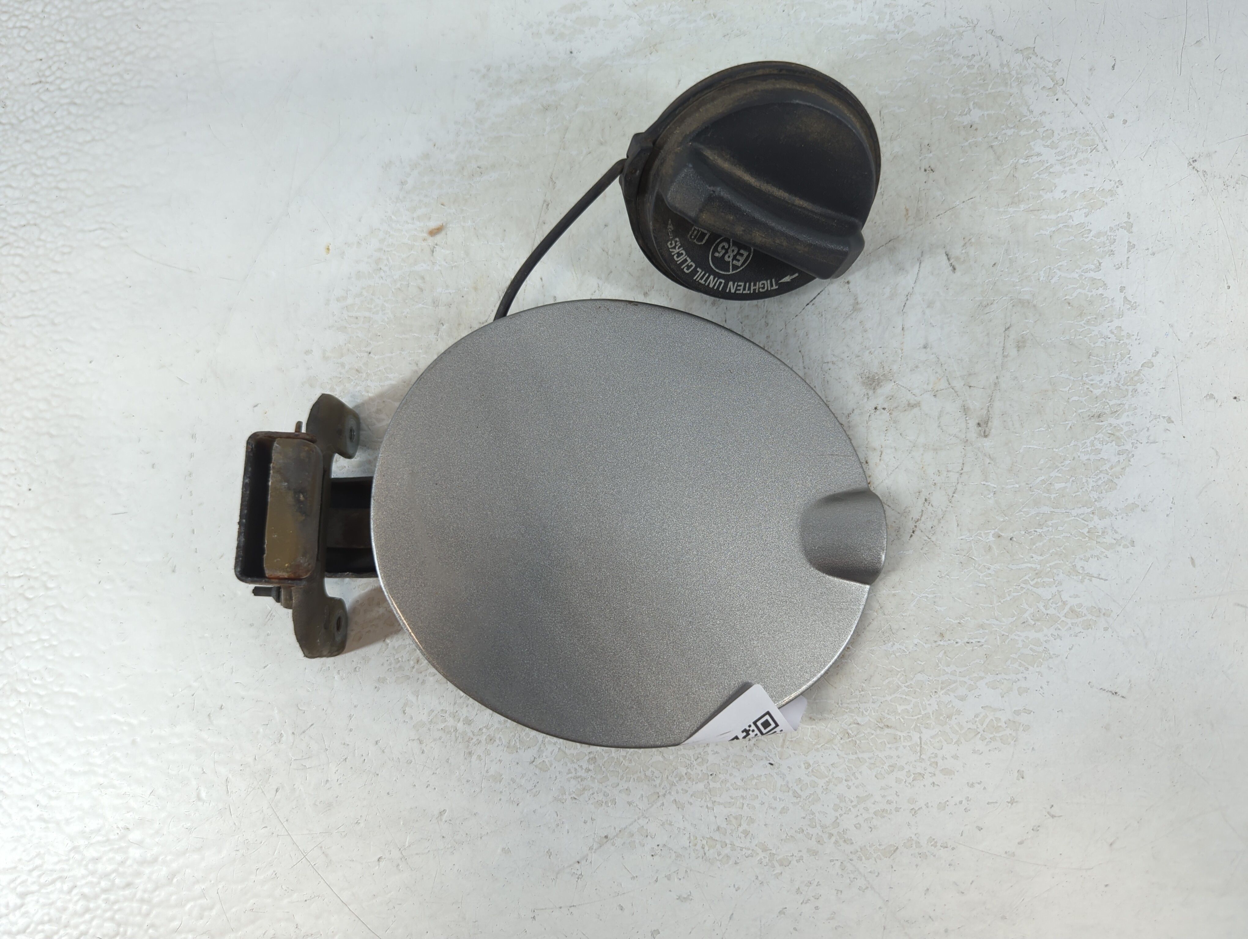2008 Ford Focus Fuel Tank Door Lid Gas Tank Grey 914563 - Oemusedautoparts1.com