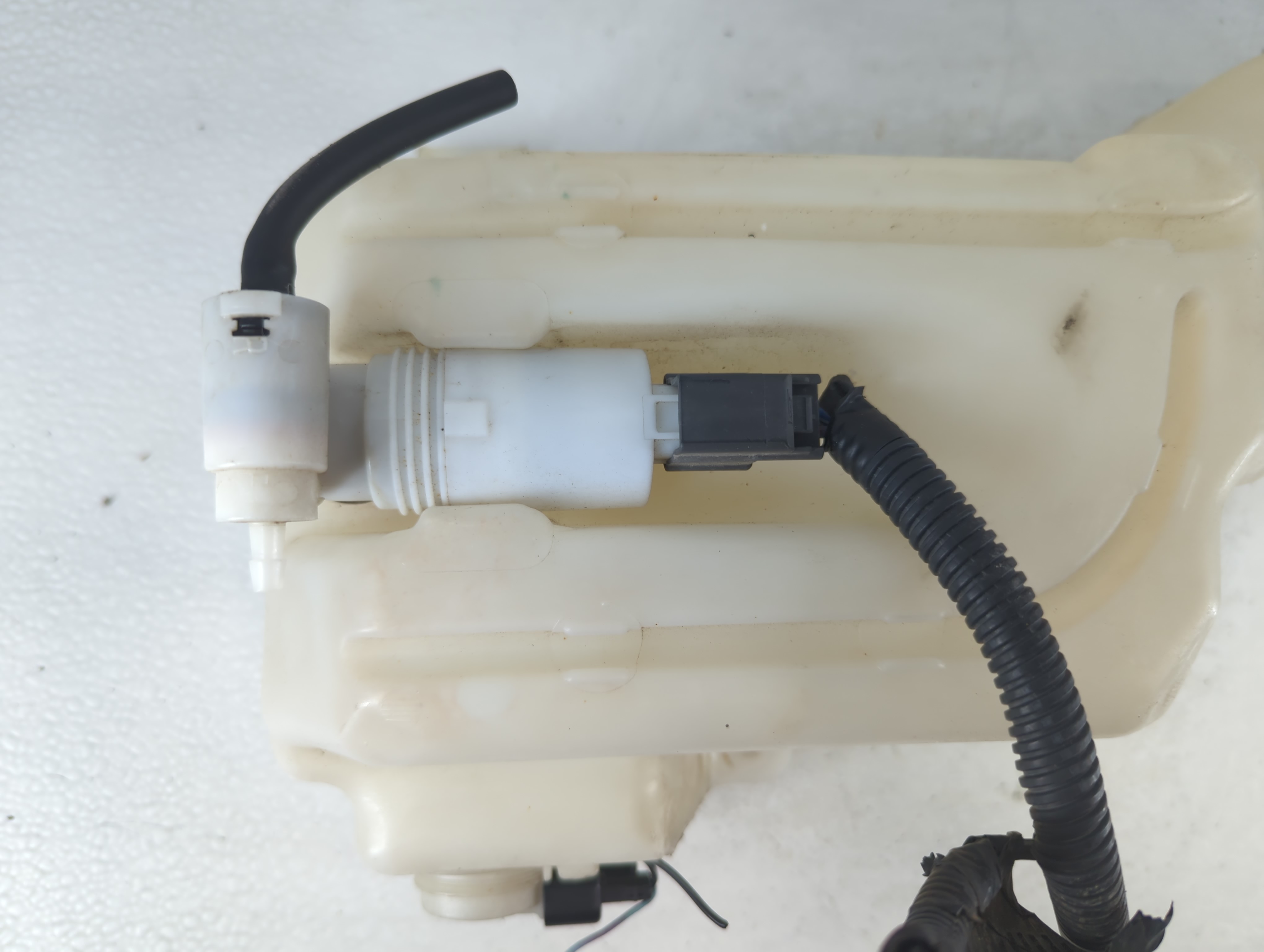 2007-2015 Lincoln Mkx Windshield Washer Fluid Reservoir Bottle Oem 914616 - Oemusedautoparts1.com