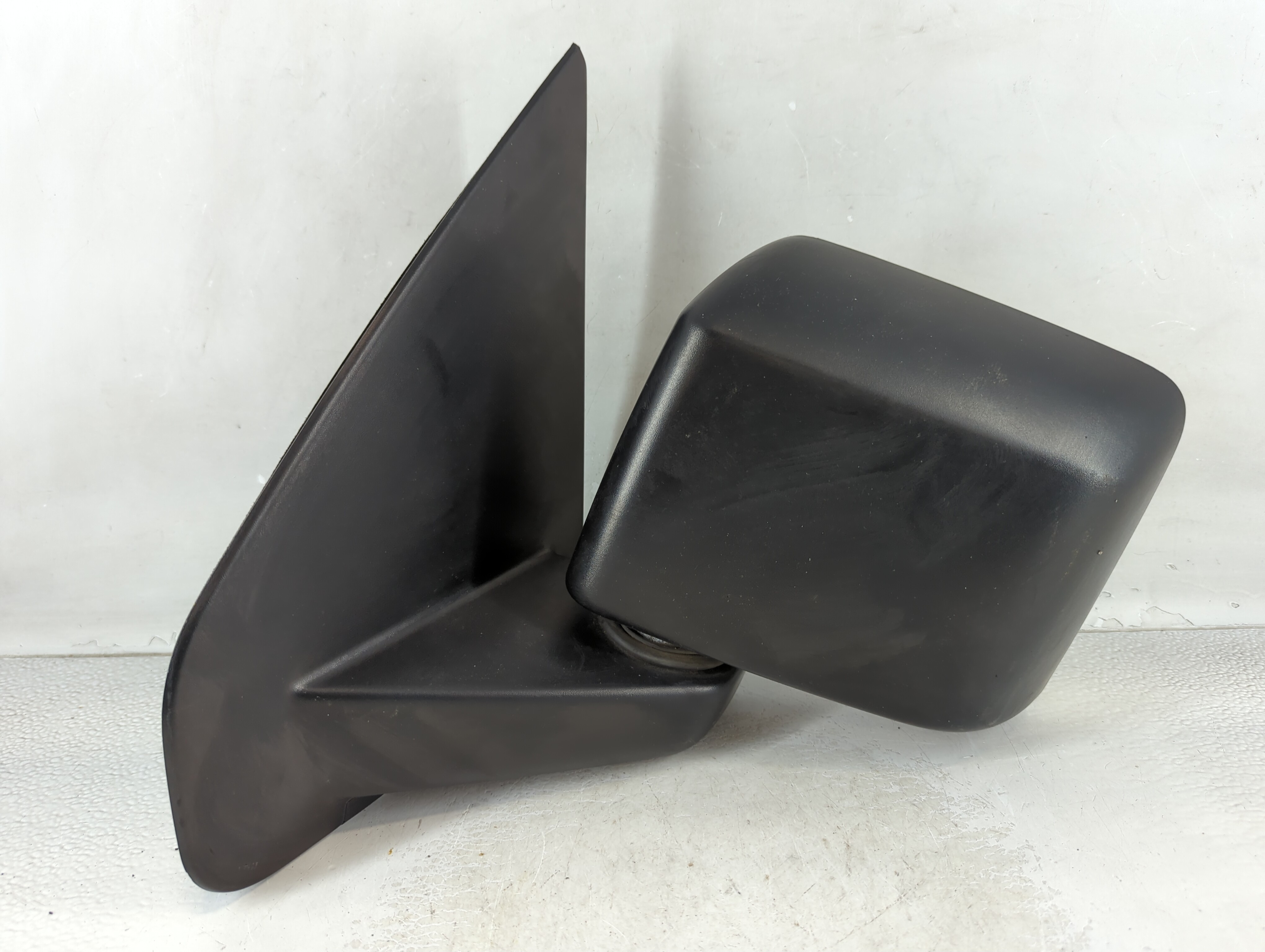 2008 Ford F-150 Driver Left Side View Manual Door Mirror Black 914817 - Oemusedautoparts1.com